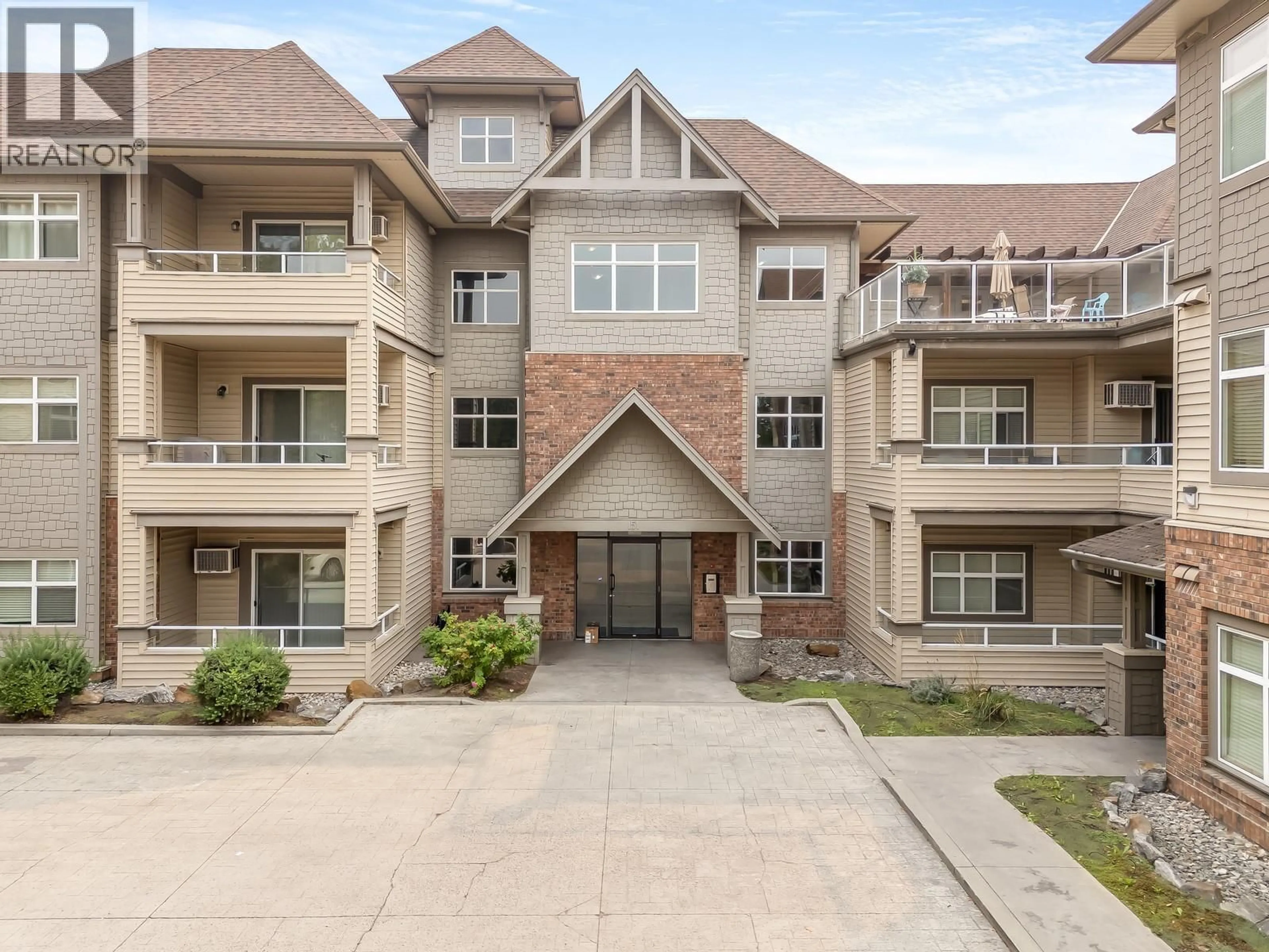 Unknown for 202 - 151 TAYLOR ROAD, Kelowna British Columbia V1X8E2