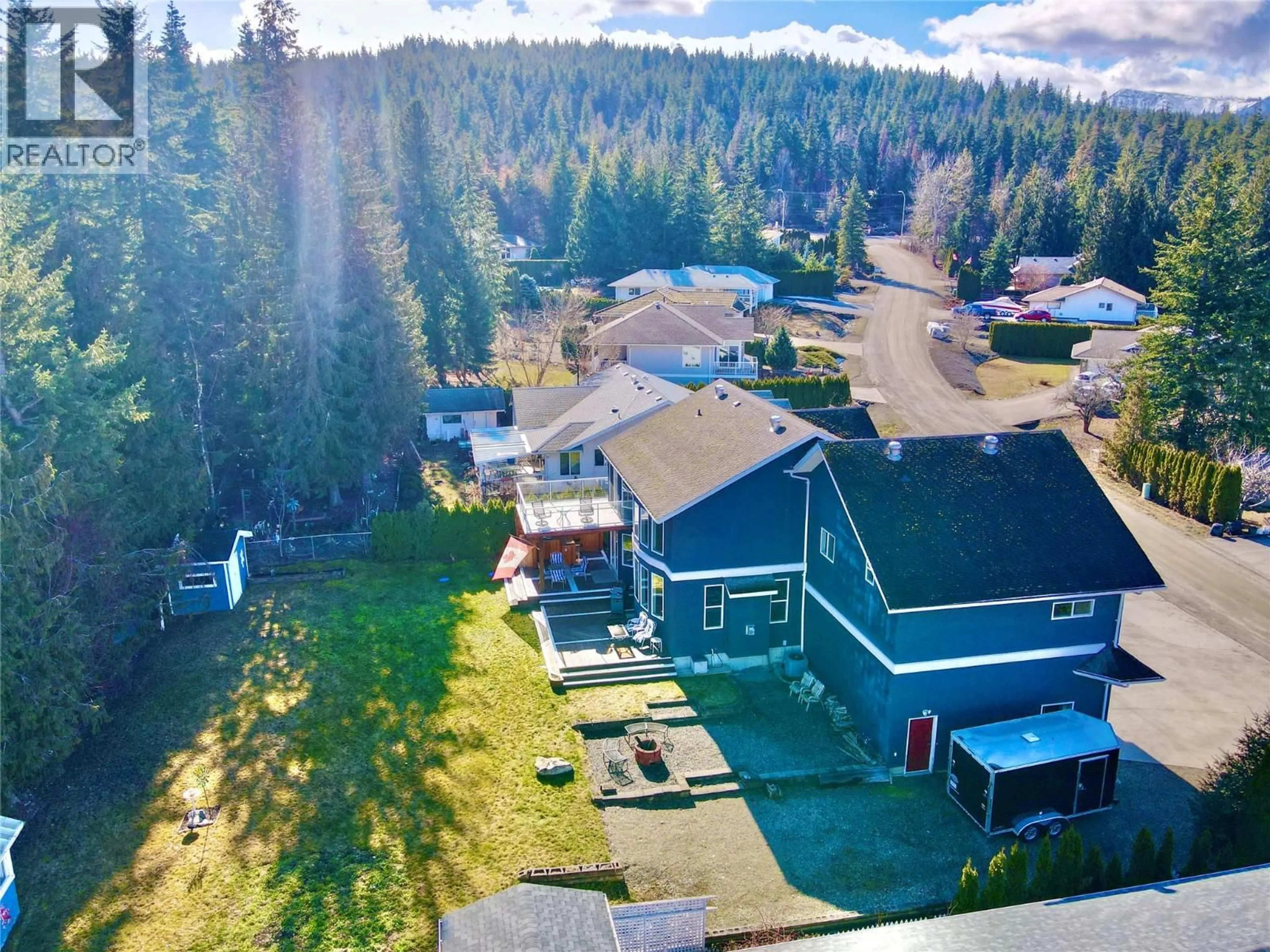 A pic from outside/outdoor area/front of a property/back of a property/a pic from drone, unknown for 2874 HILLTOP ROAD, Blind Bay British Columbia V0E1H1