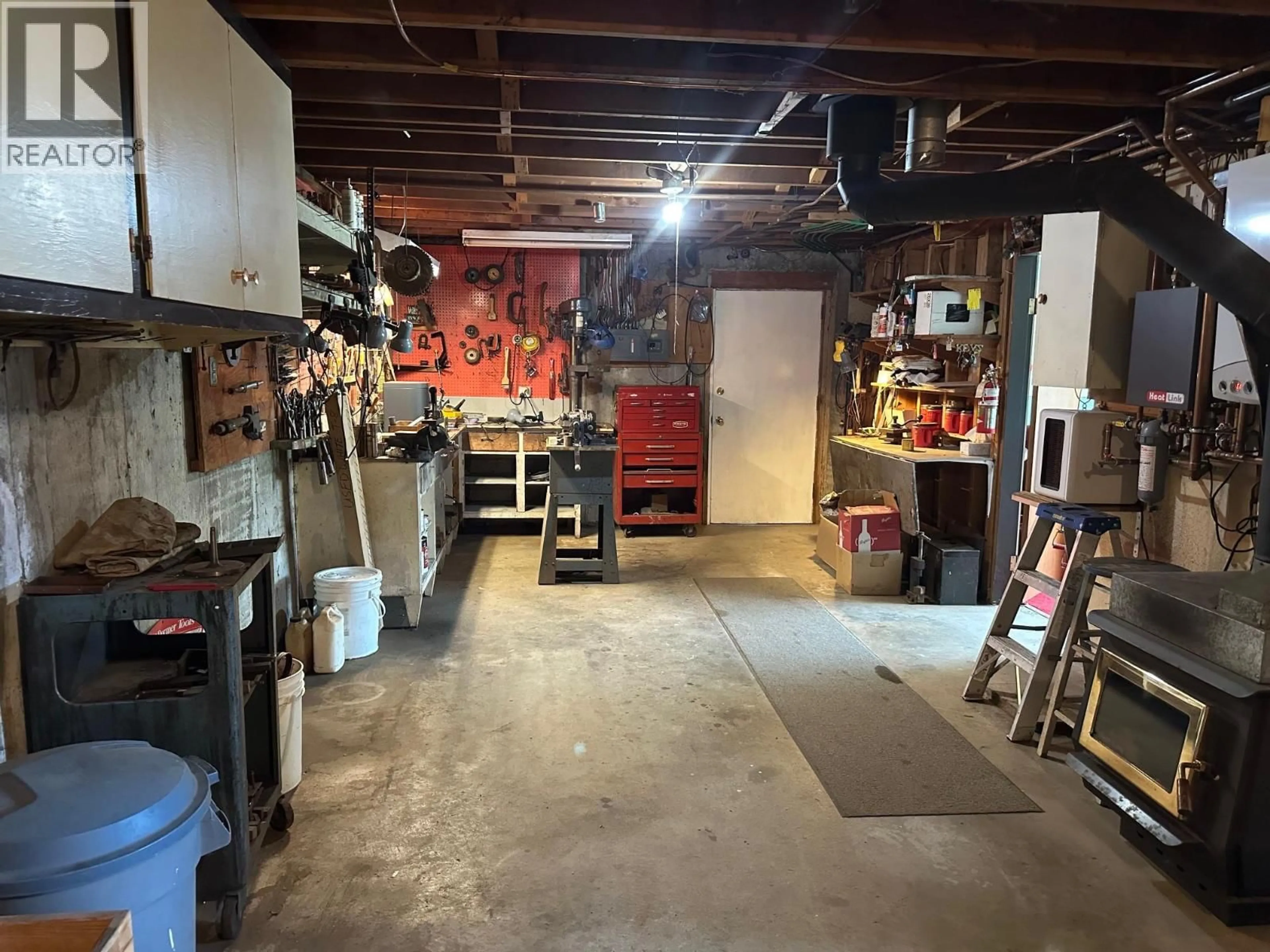 Indoor garage for 649 JOHNSTONE ROAD, Nelson British Columbia V1L6H8