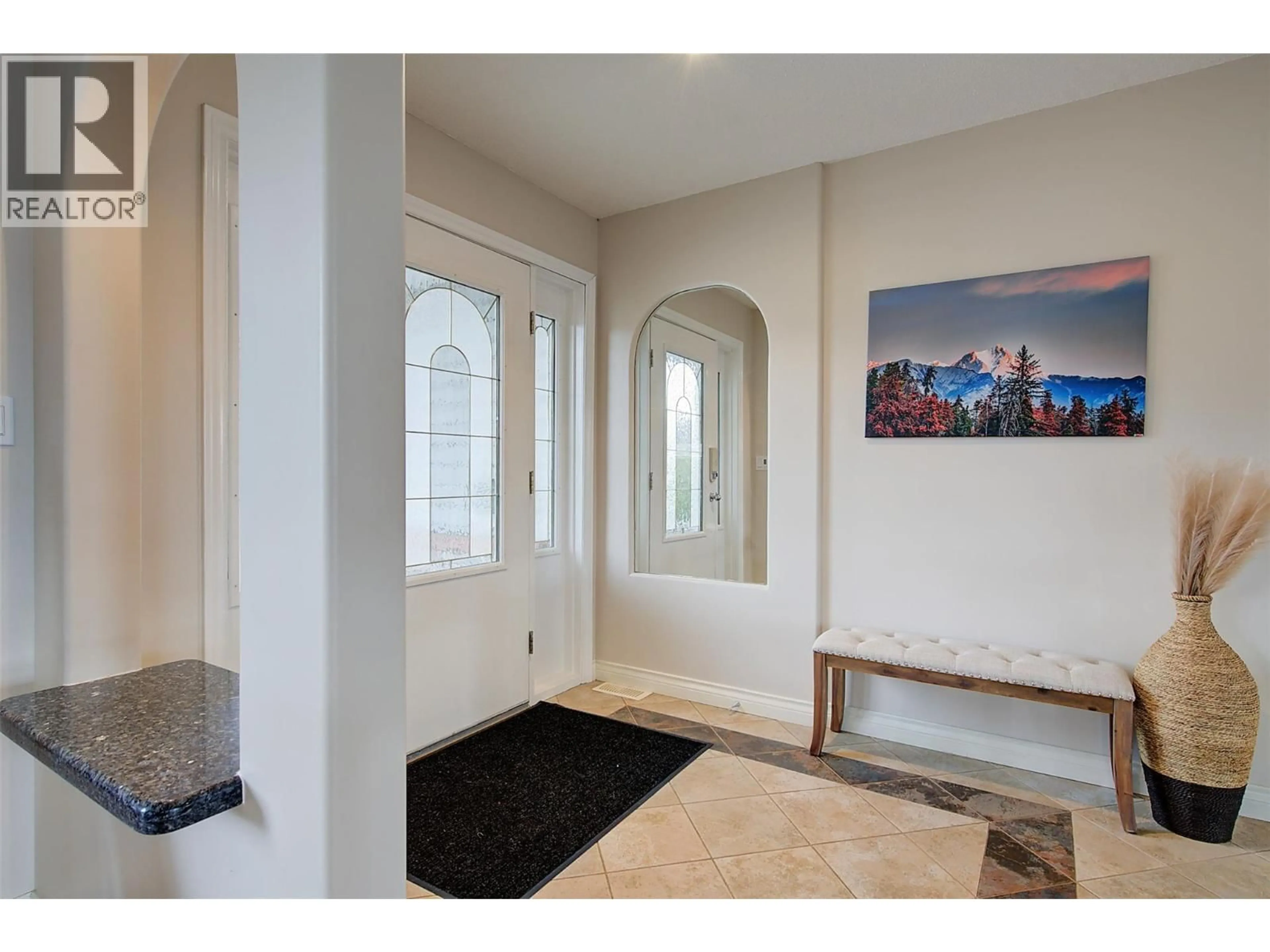 Indoor entryway for 8804 MARIPOSA PLACE, Coldstream British Columbia V1B2G6