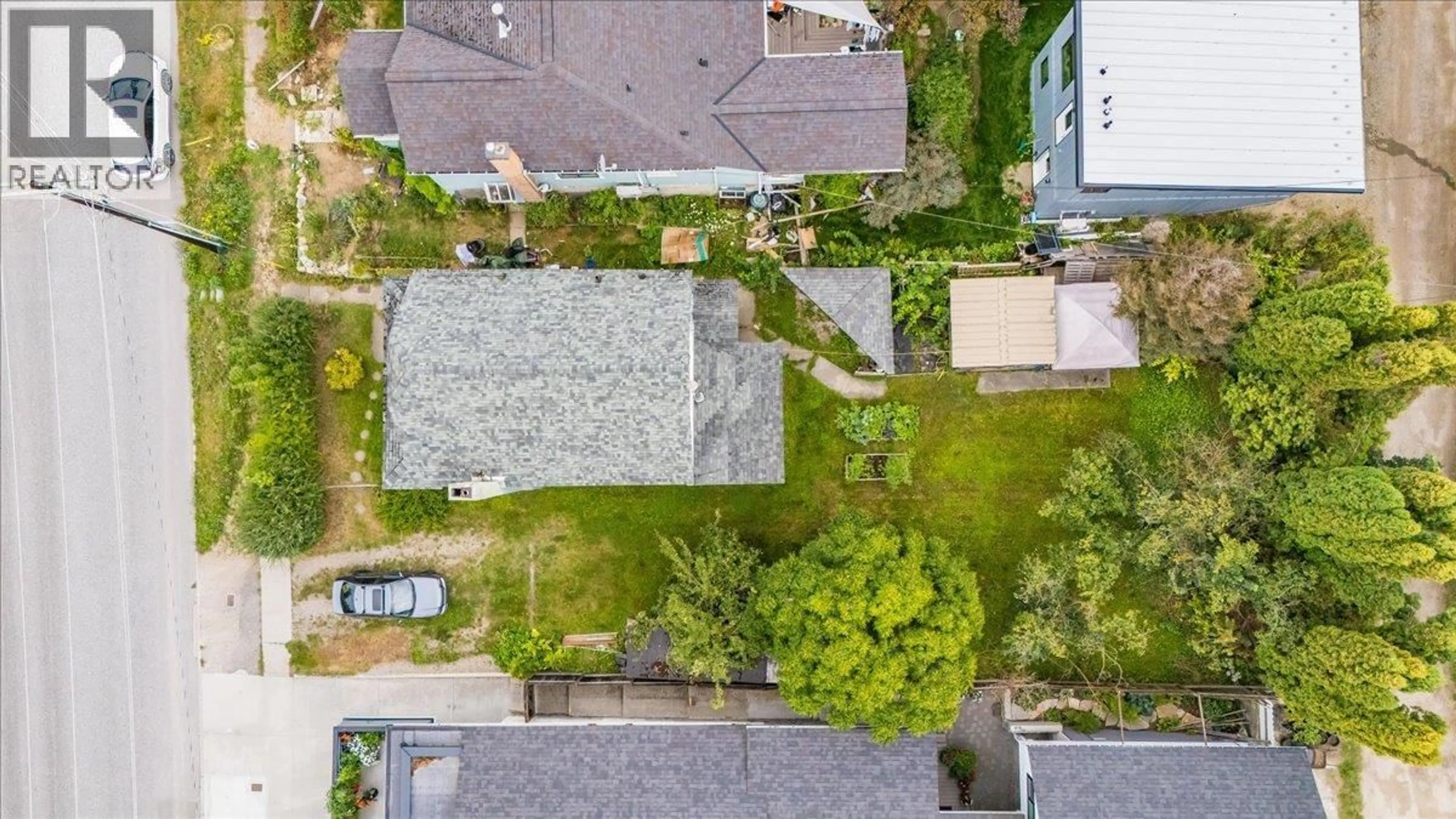 A pic from outside/outdoor area/front of a property/back of a property/a pic from drone, street for 222 OBSERVATORY STREET, Nelson British Columbia V1L4Y3