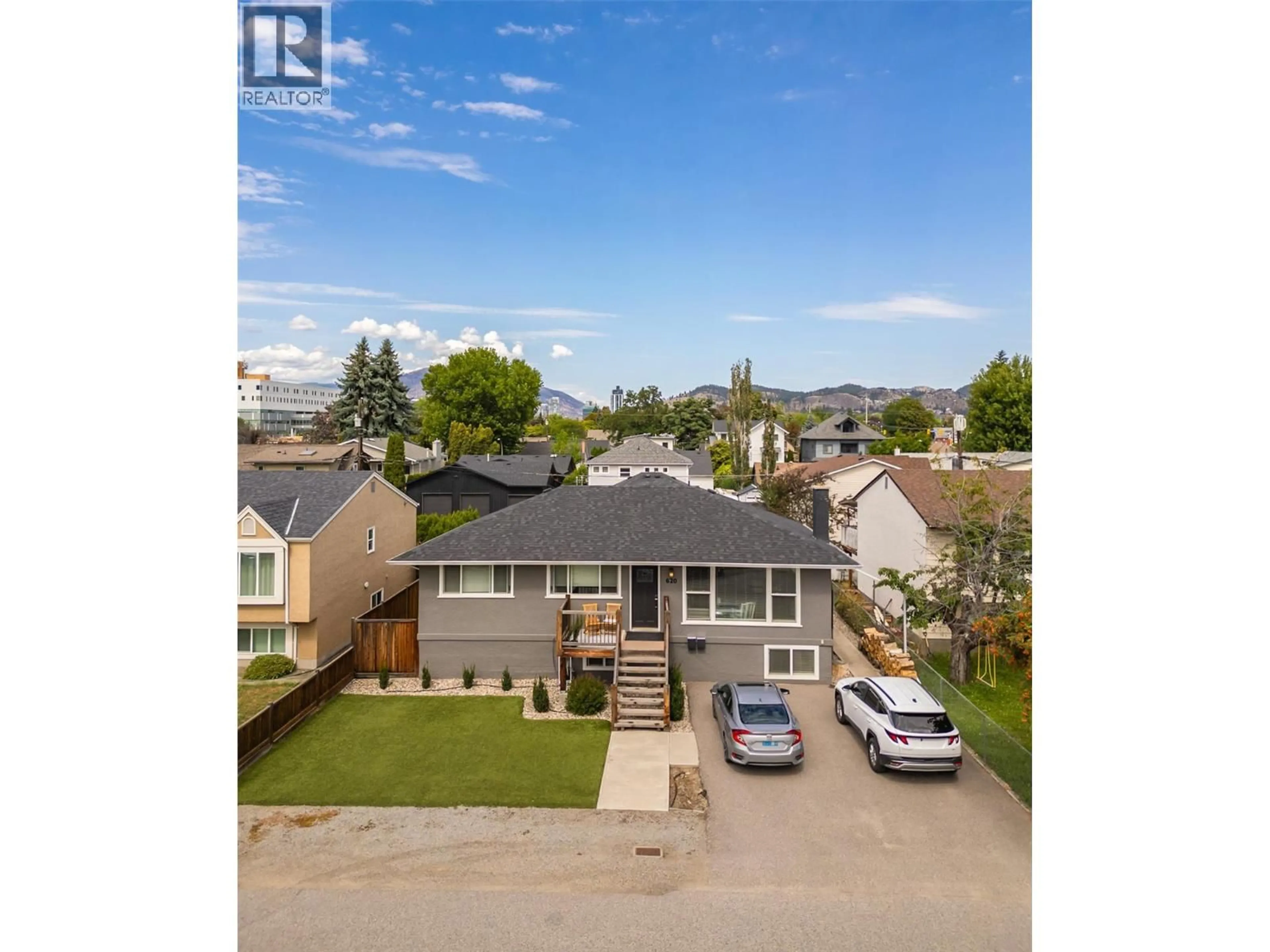 A pic from outside/outdoor area/front of a property/back of a property/a pic from drone, street for 620 - 622 BIRCH AVENUE, Kelowna British Columbia V1Y5H1