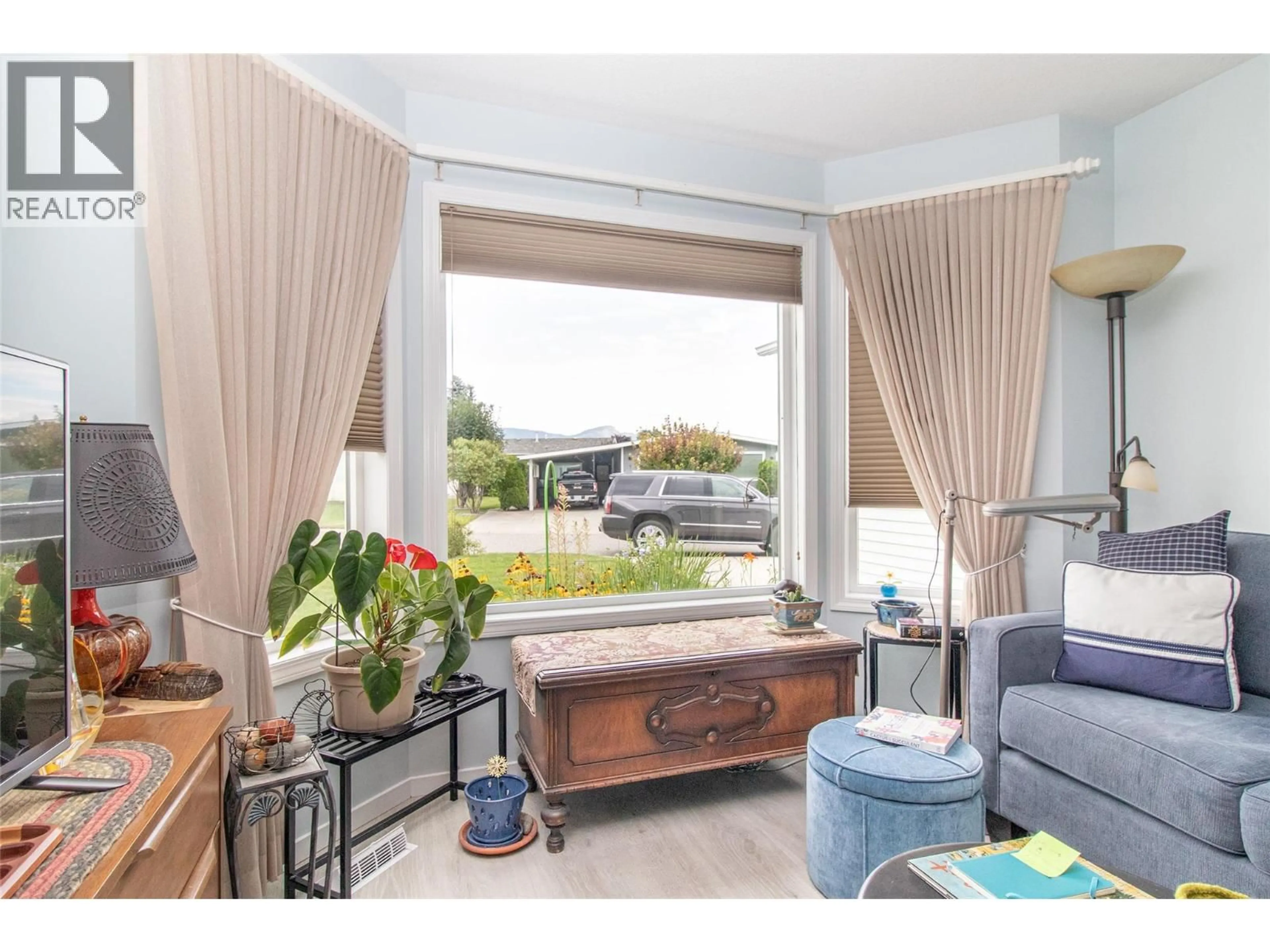 Living room with furniture, unknown for 187 - 1255 RAYMER AVENUE, Kelowna British Columbia V1W3S3