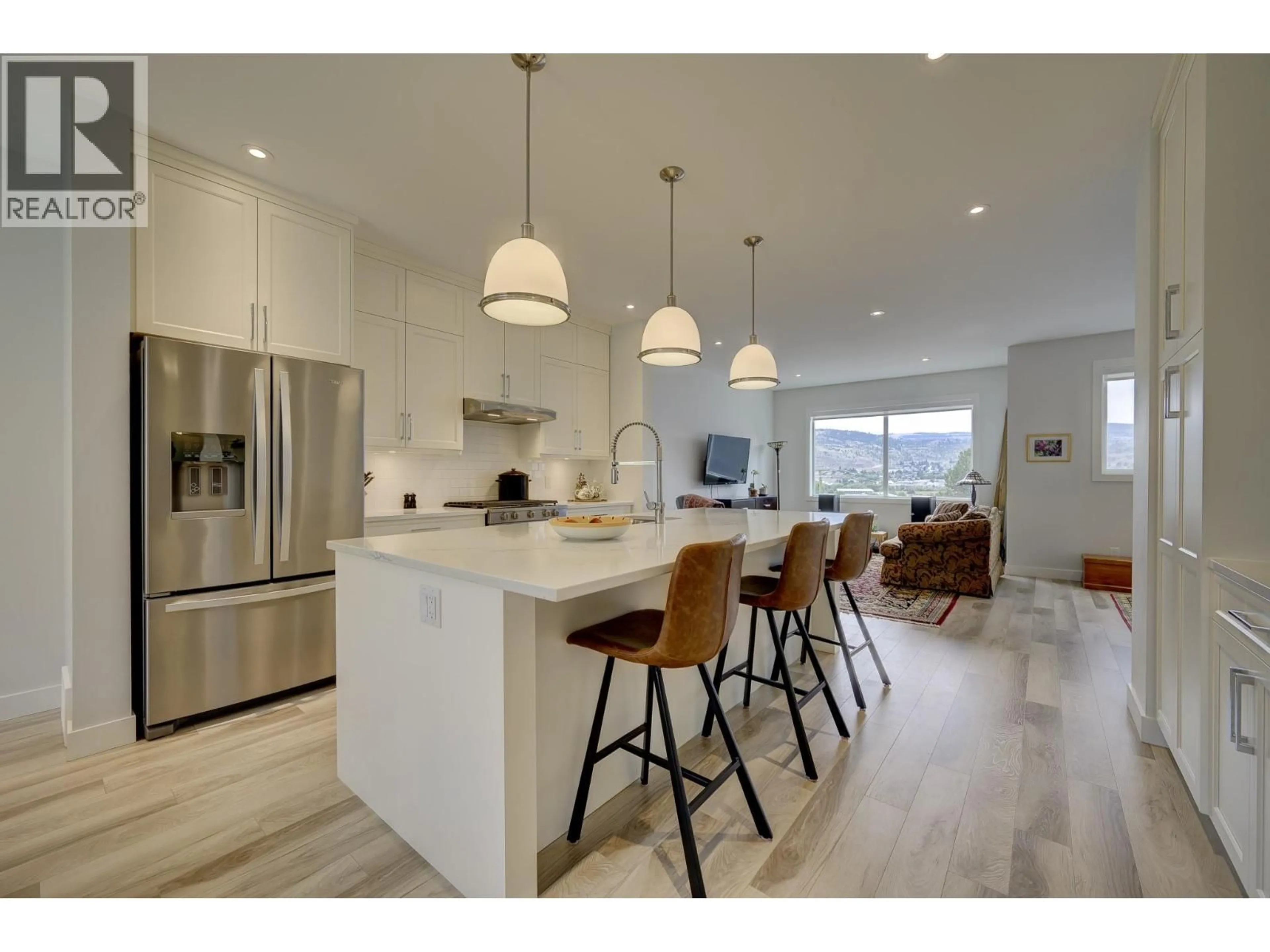 Open concept kitchen, unknown for 124 RIVER GATE DRIVE, Kamloops British Columbia V2H0E4