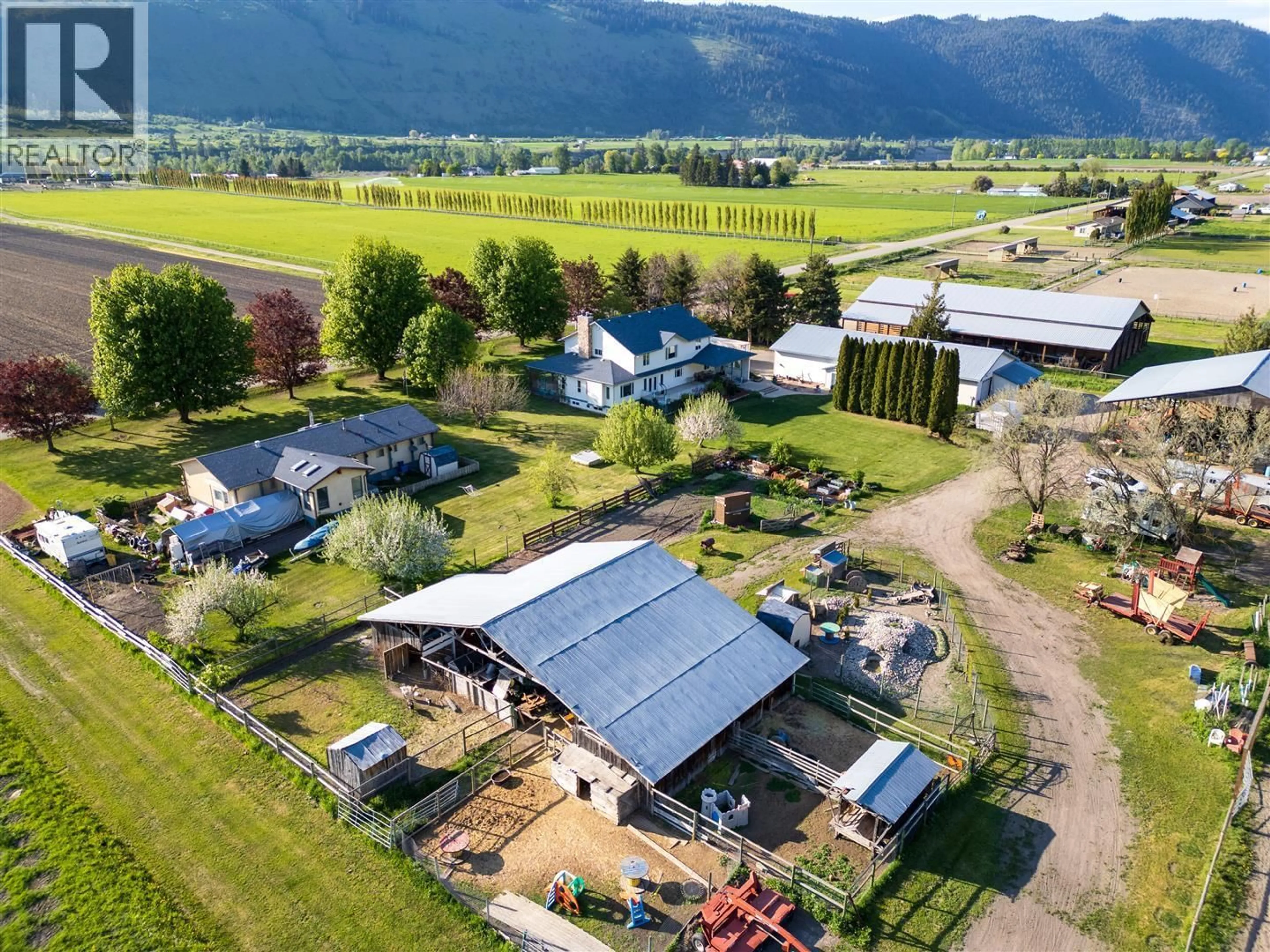 A pic from outside/outdoor area/front of a property/back of a property/a pic from drone, mountain view for 5976 VLA ROAD, Chase British Columbia V0E1M1