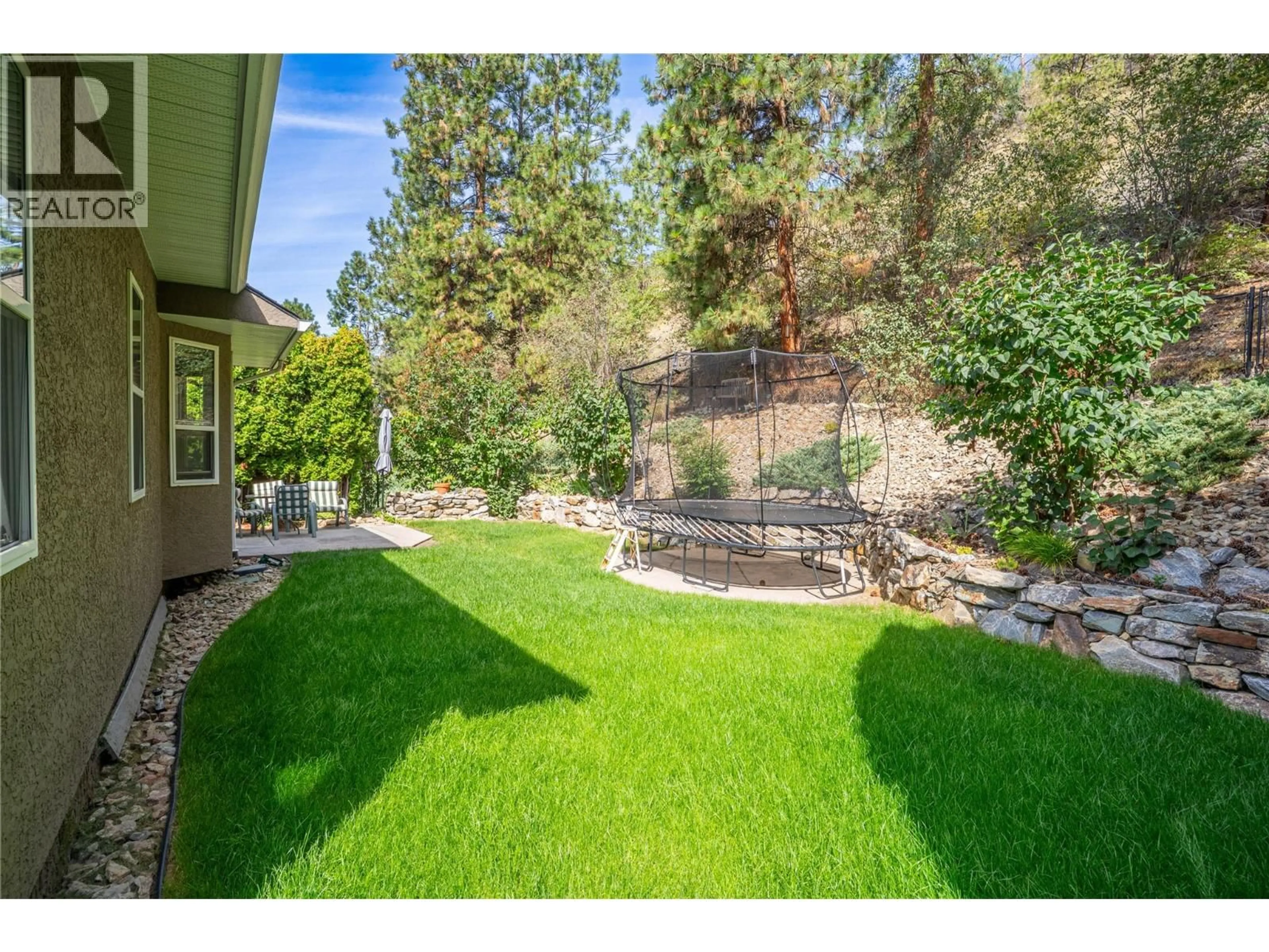 Patio, unknown for 1083 CHILCOTIN CRESCENT, Kelowna British Columbia V1V2L7
