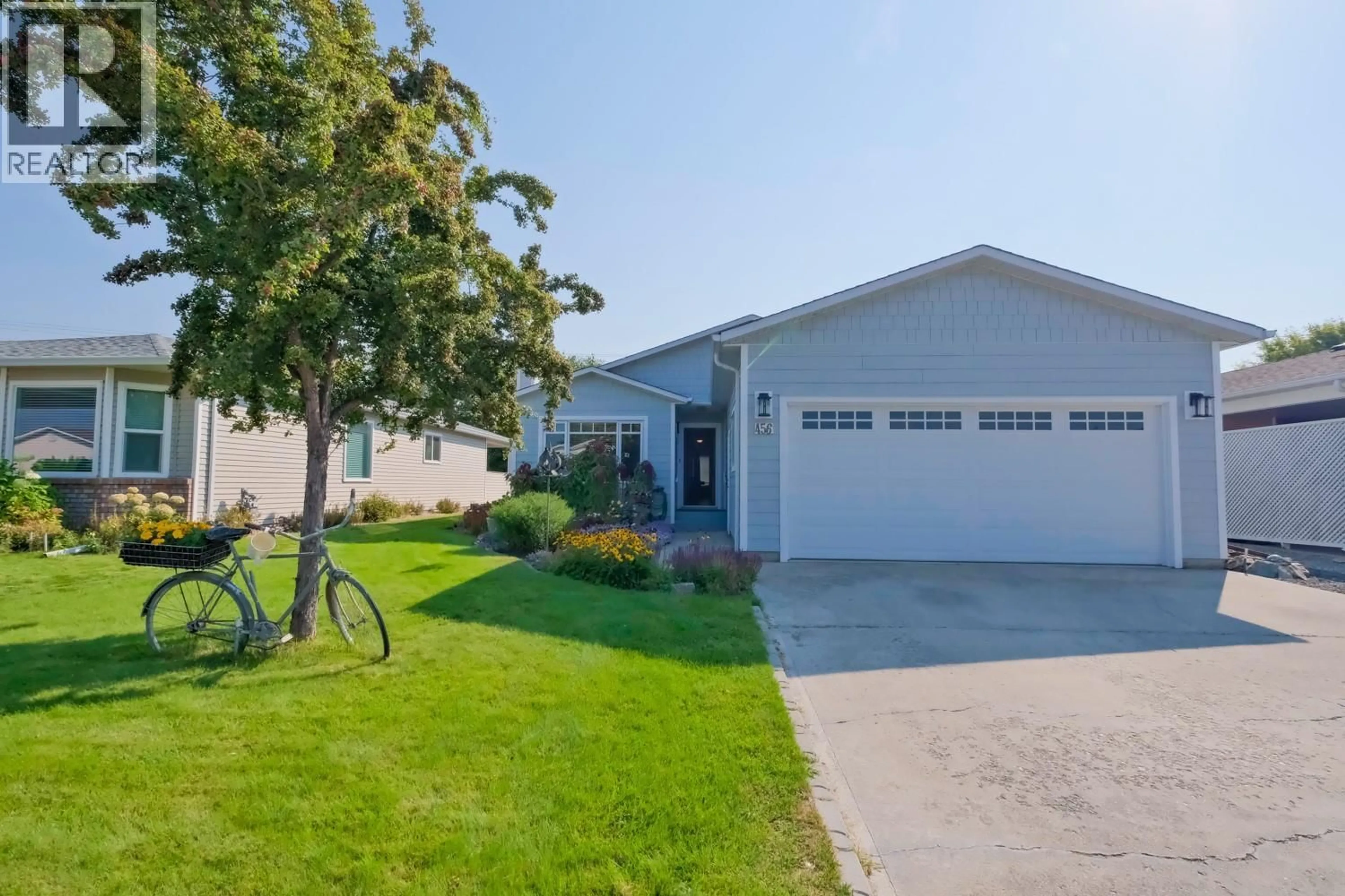 Home with vinyl exterior material, street for 456 - 1260 RAYMER AVENUE, Kelowna British Columbia V1W3S4