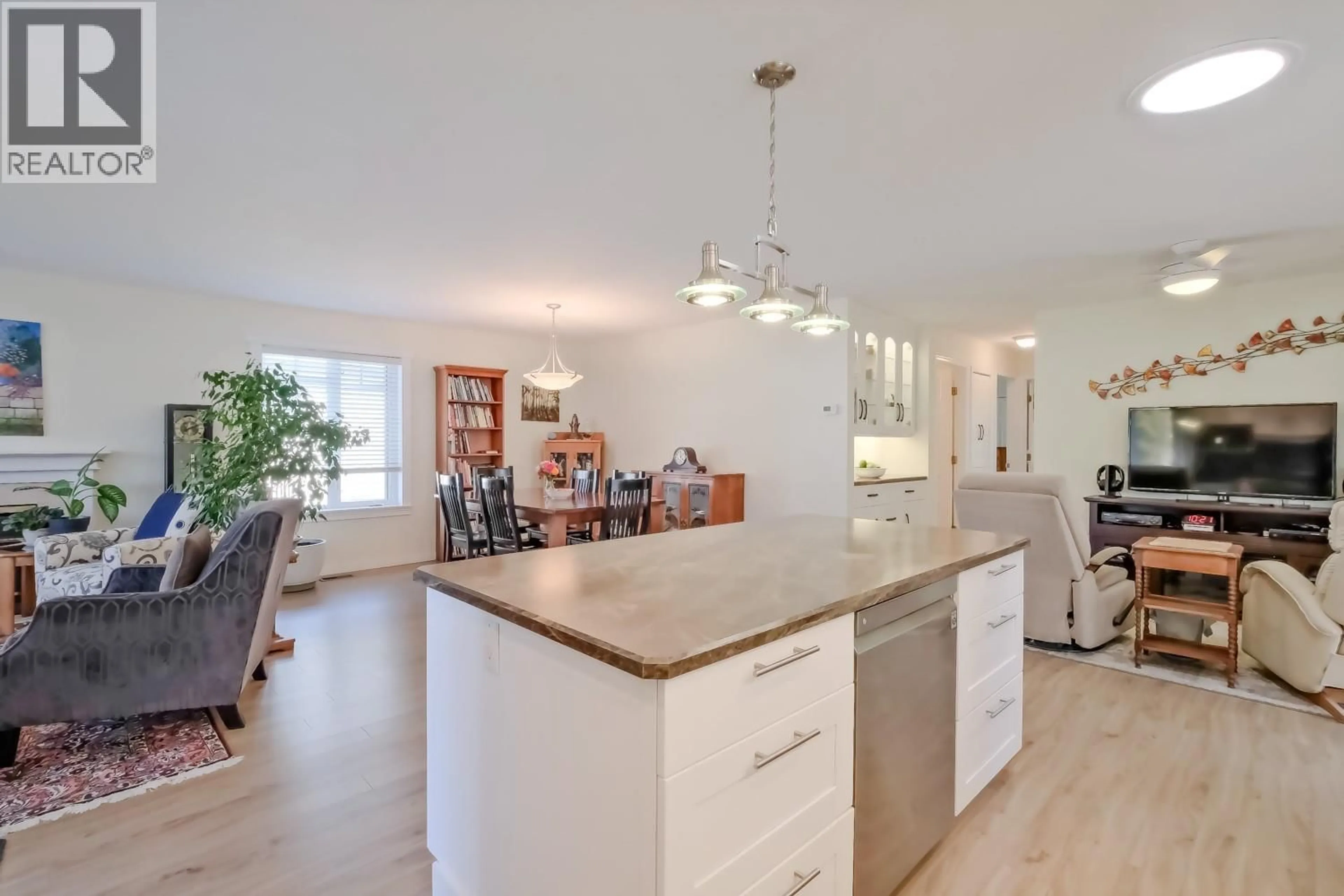 Open concept kitchen, unknown for 456 - 1260 RAYMER AVENUE, Kelowna British Columbia V1W3S4
