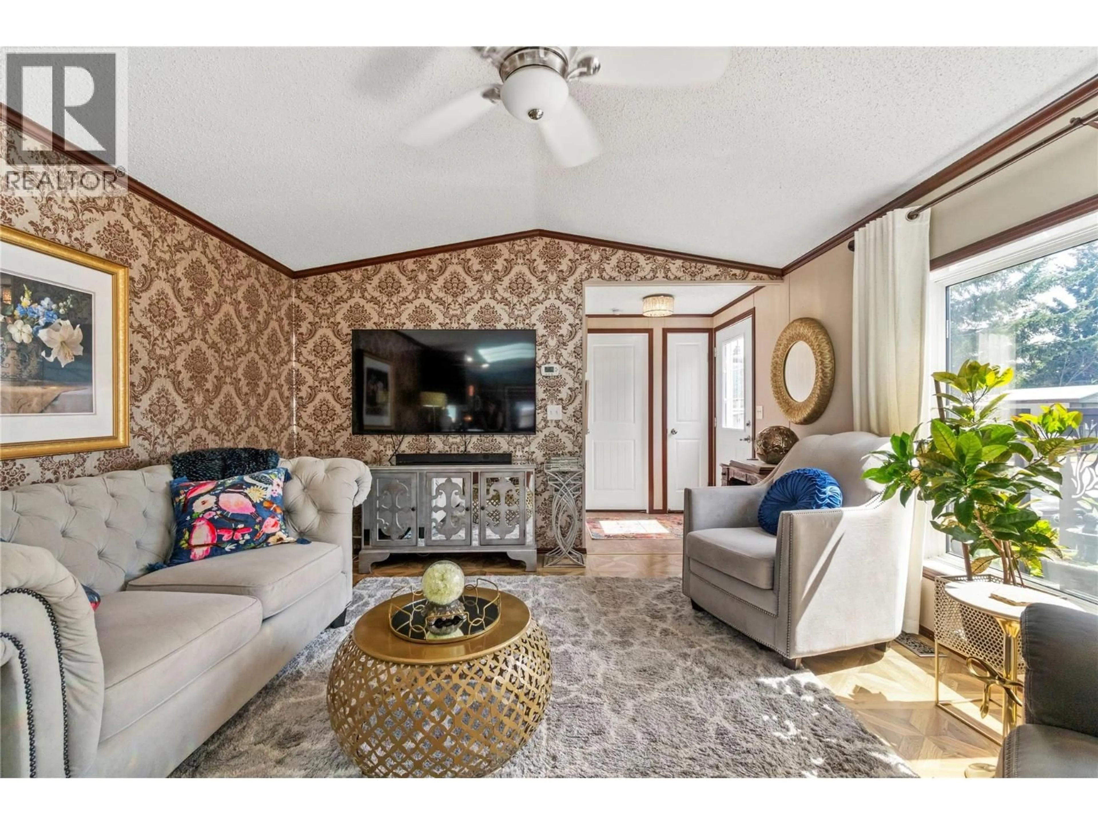 Living room with furniture, unknown for 7 - 3350 10TH AVENUE NORTHEAST, Salmon Arm British Columbia V1E1J6
