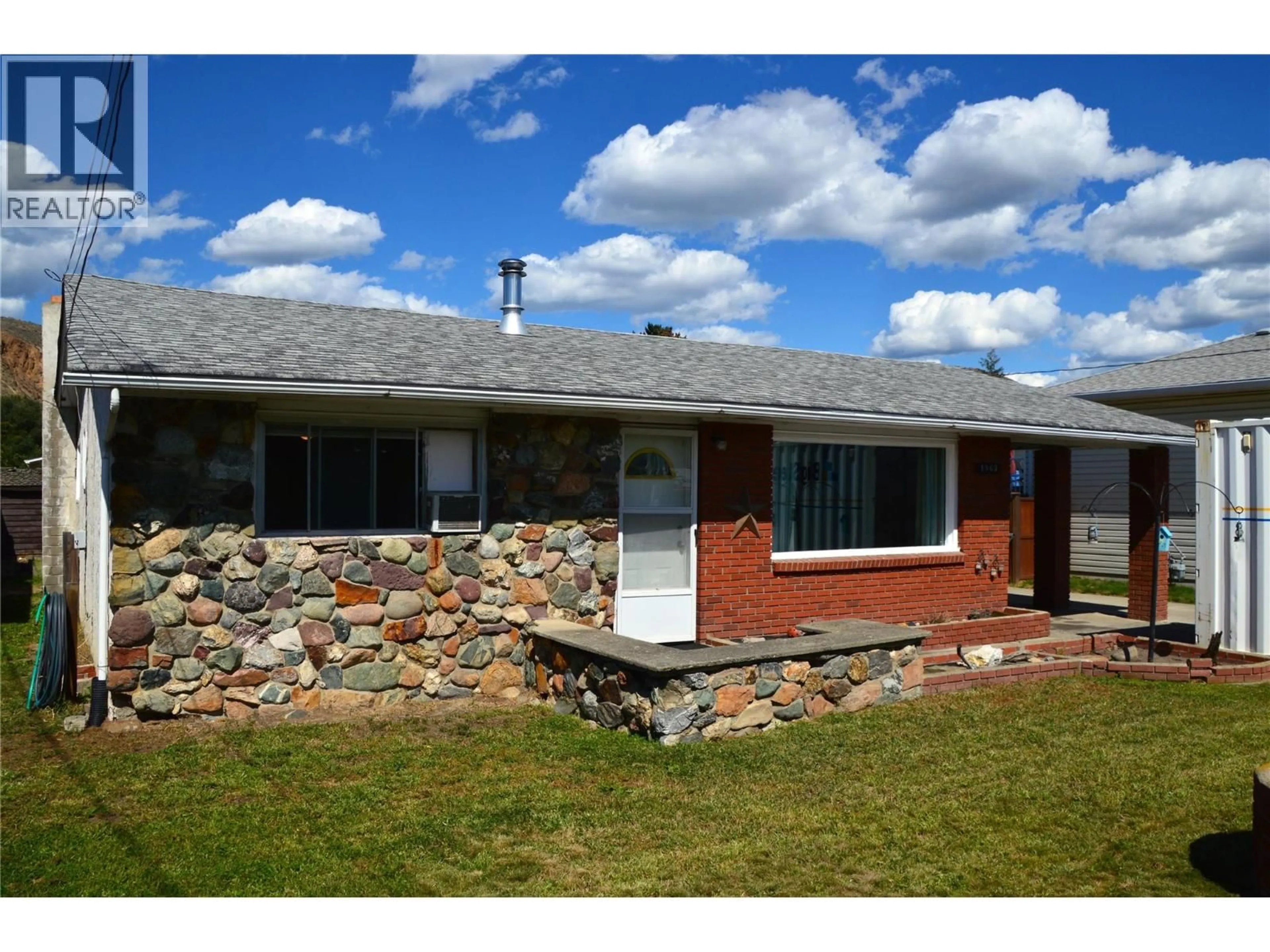 Home with brick exterior material, unknown for 1962 PARKCREST AVENUE, Kamloops British Columbia V2B4X4