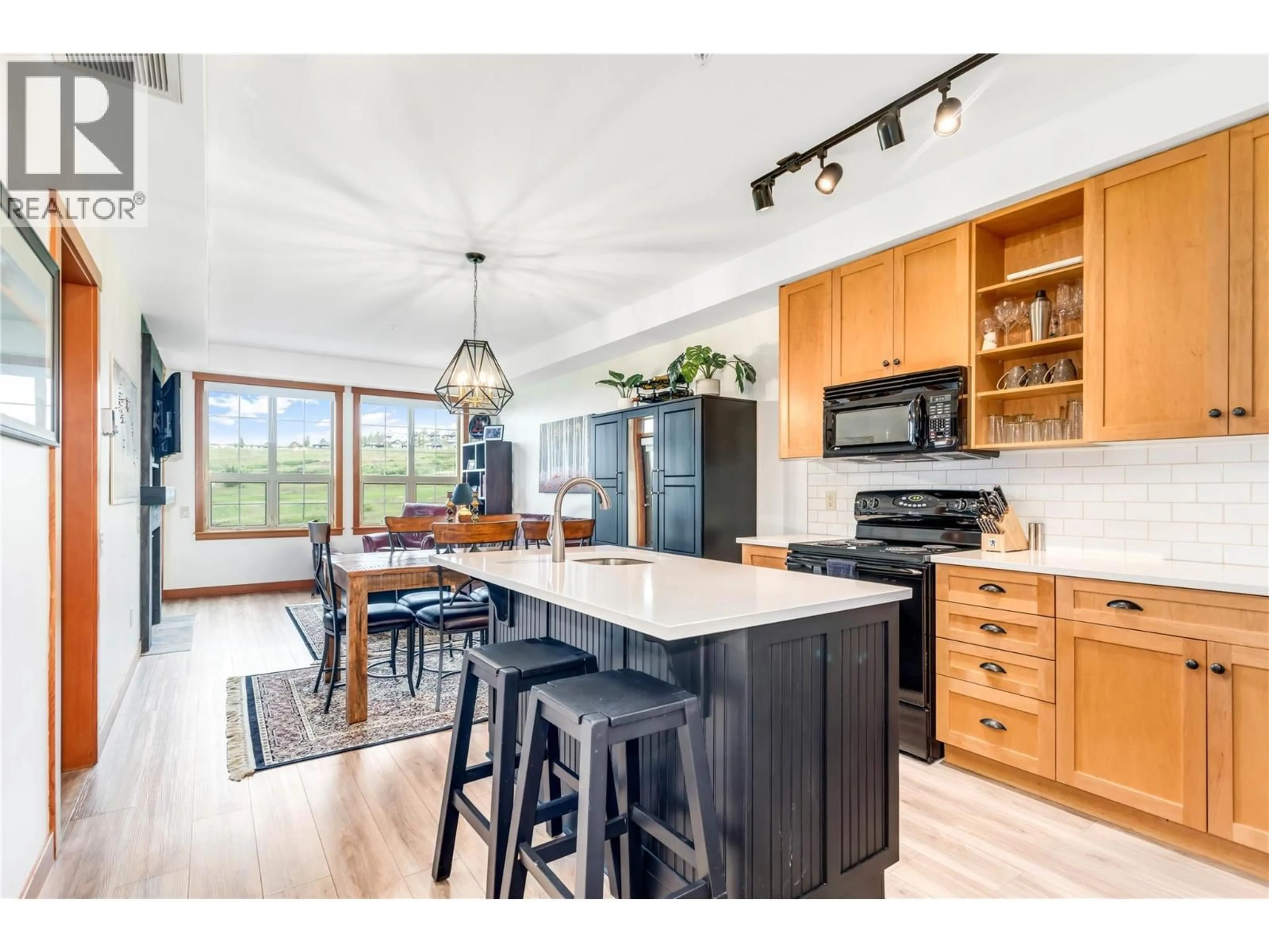 Open concept kitchen, unknown for 323 - 105 VILLAGE CENTRE COURT, Vernon British Columbia V1H1T2