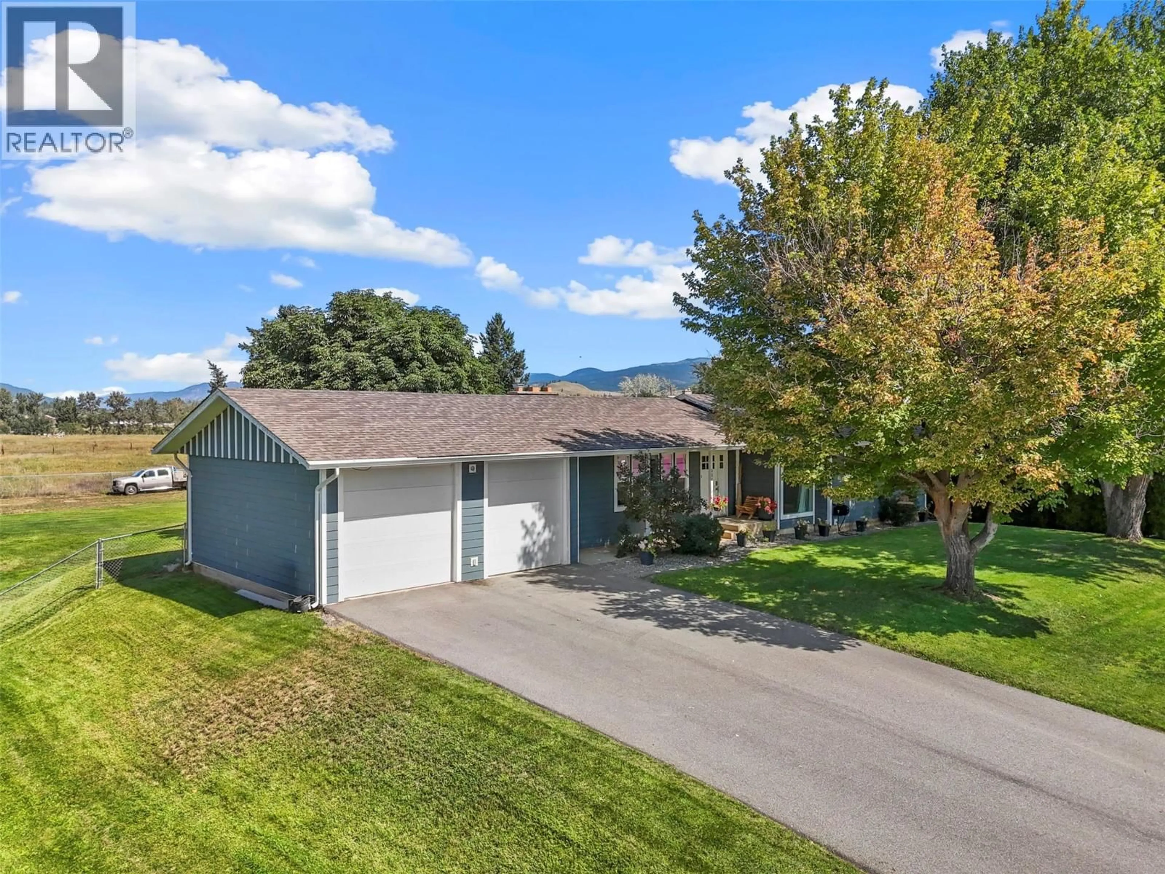 A pic from outside/outdoor area/front of a property/back of a property/a pic from drone, unknown for 334 REIGHMOUNT DRIVE, Kamloops British Columbia V2H1M2