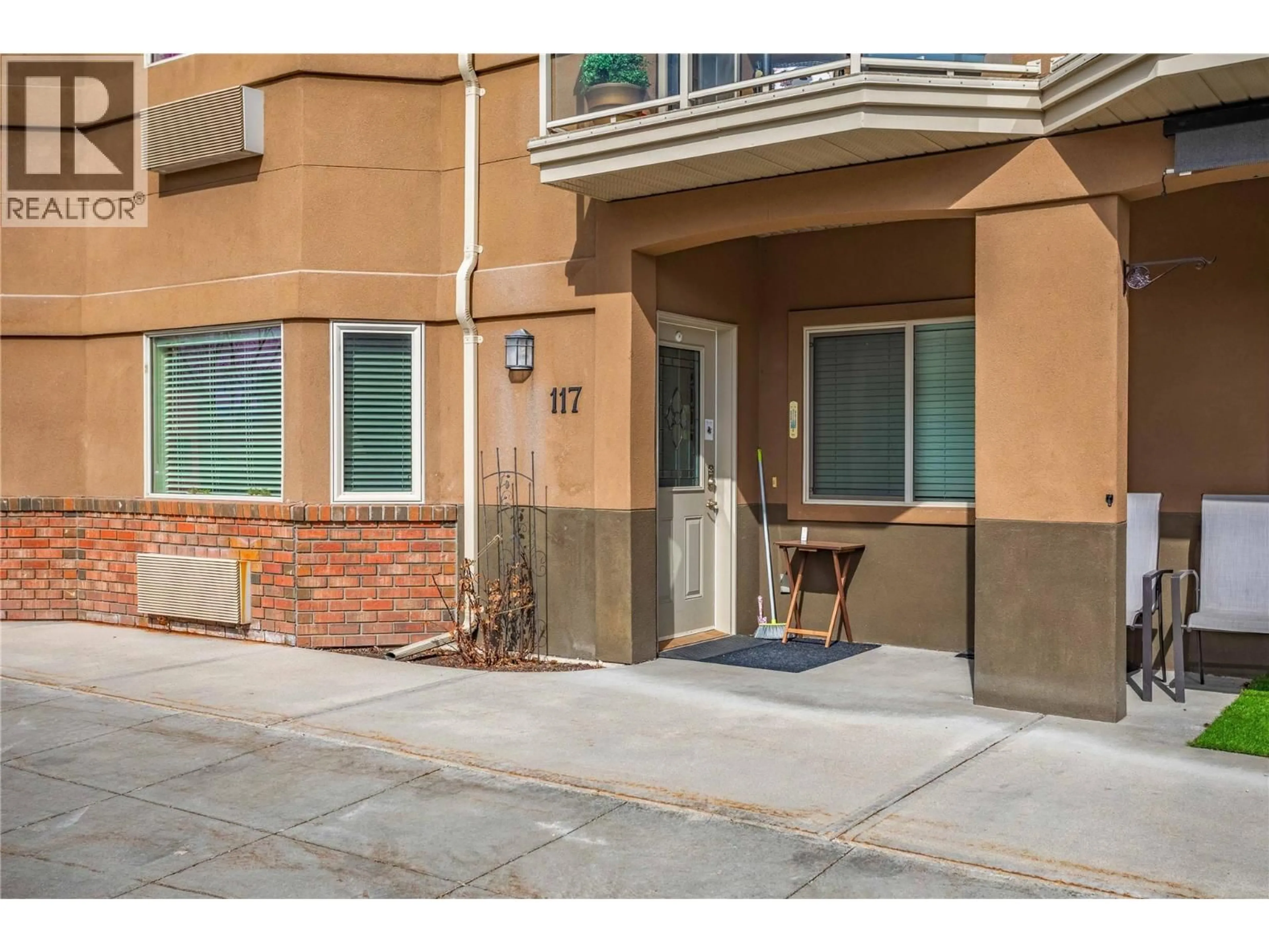 Patio, street for 117 - 4433 GORDON DRIVE, Kelowna British Columbia V1W1S9