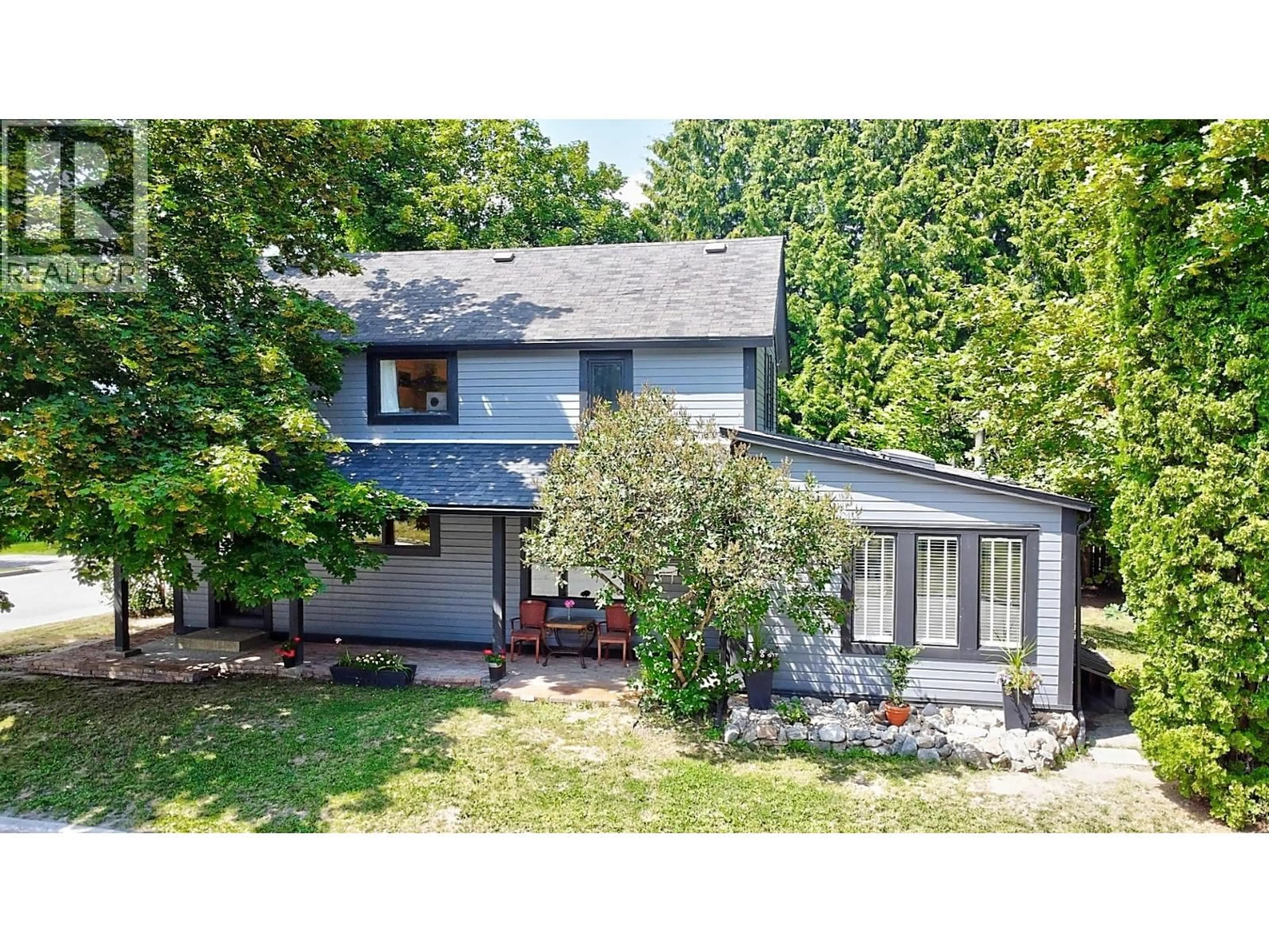 A pic from outside/outdoor area/front of a property/back of a property/a pic from drone, street for 1821 FALLS STREET, Nelson British Columbia V1L1K1