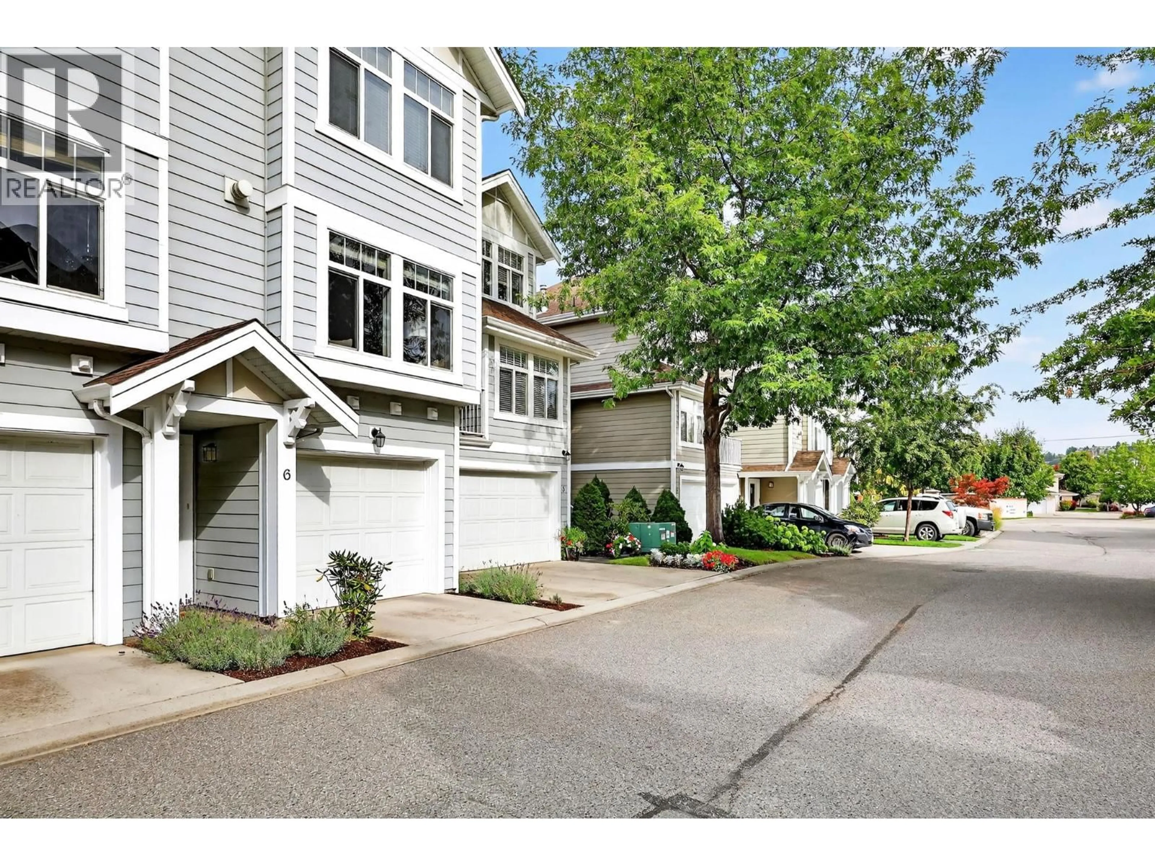Home with vinyl exterior material, street for 6 - 1853 PARKVIEW CRESCENT, Kelowna British Columbia V1X8A3