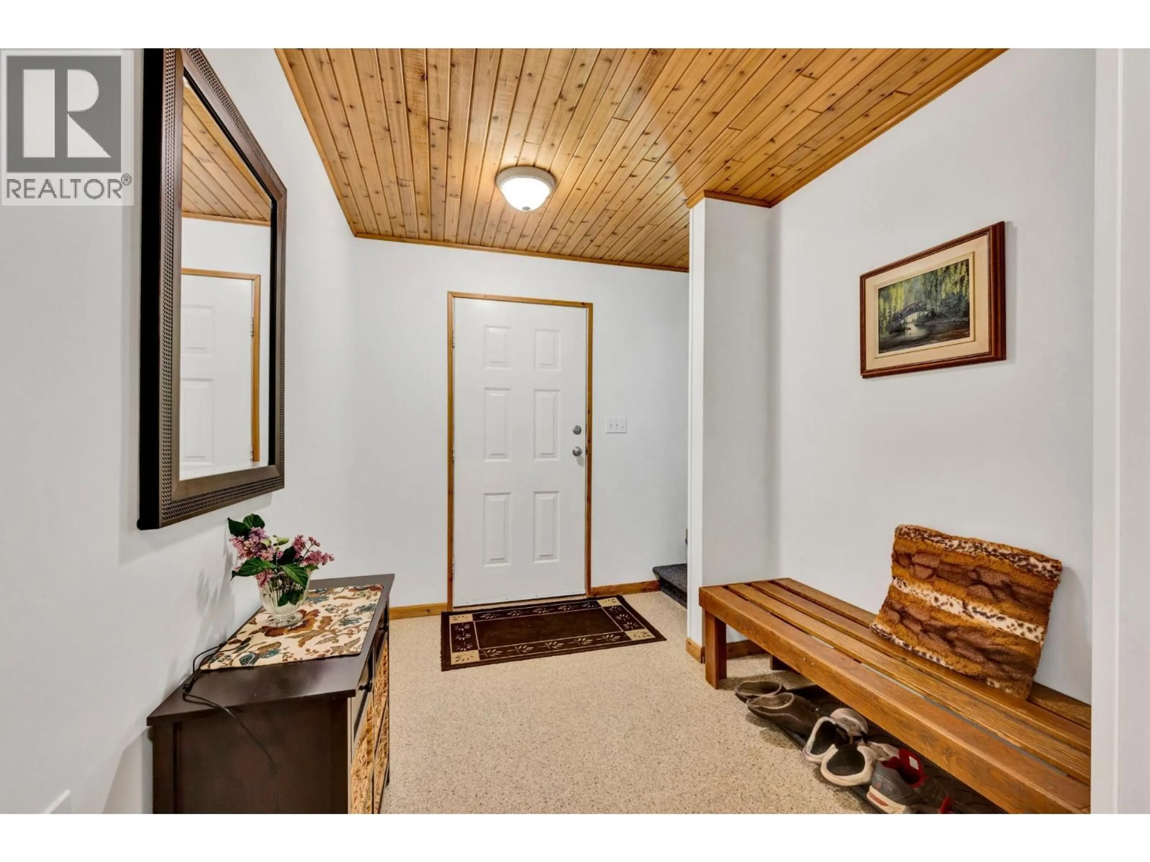 Indoor entryway for 5305 CLEARWATER VALLEY ROAD, Clearwater British Columbia V0E1N1