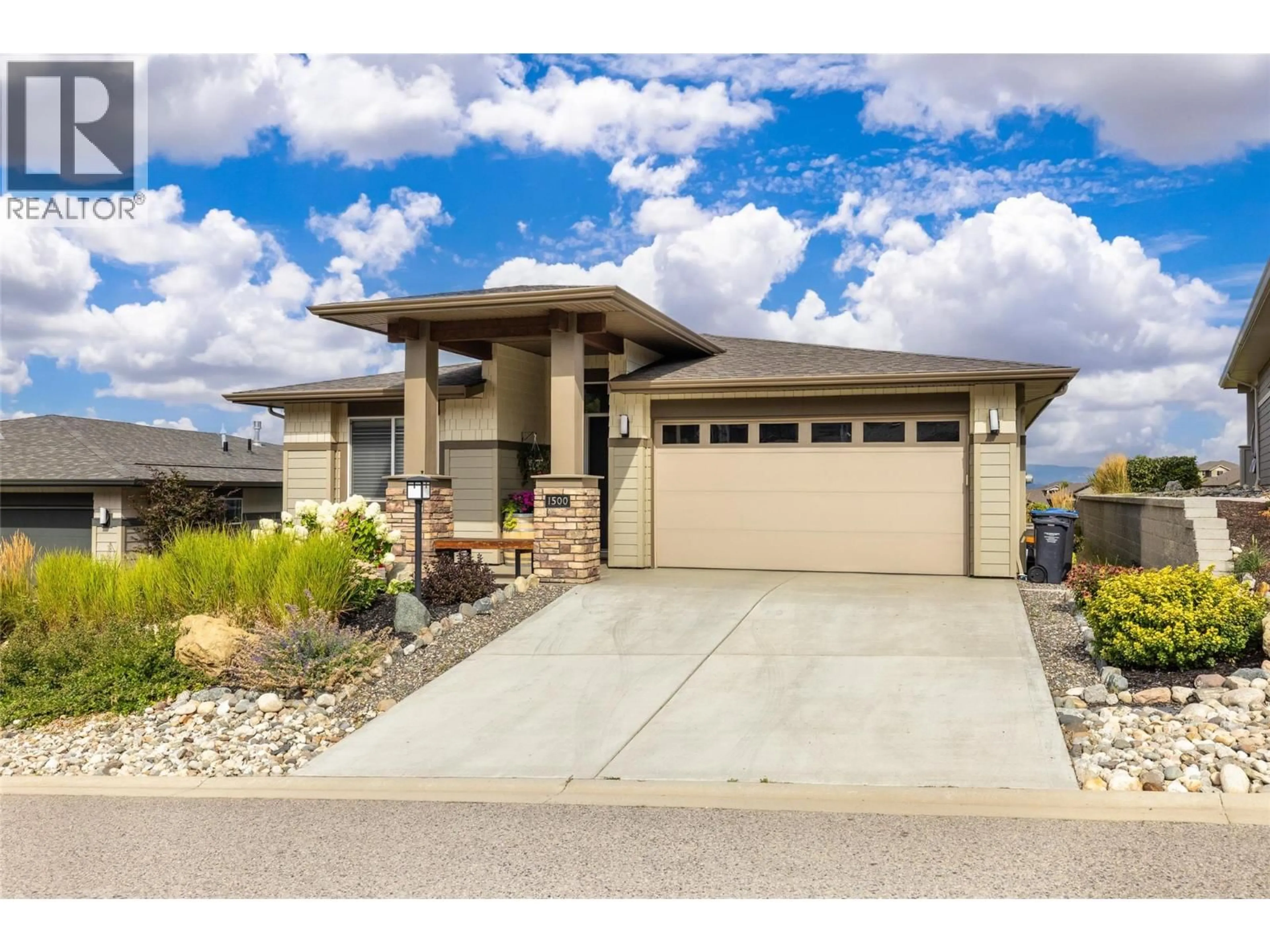 Home with vinyl exterior material, street for 1500 TOWER RANCH DRIVE, Kelowna British Columbia V1P1T8