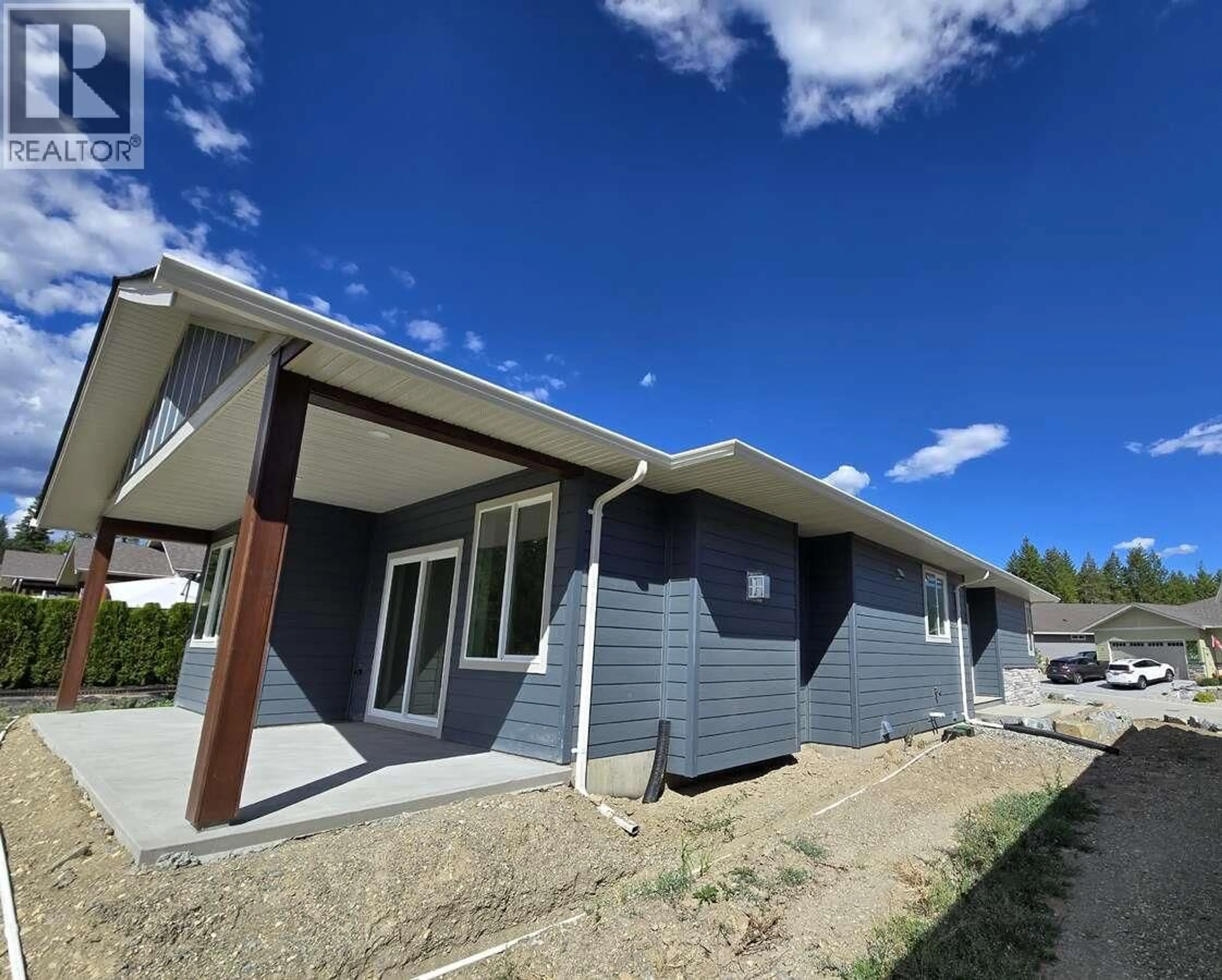 Home with vinyl exterior material, building for 30 - 2715 GOLF COURSE DRIVE, Blind Bay British Columbia V0E1H2