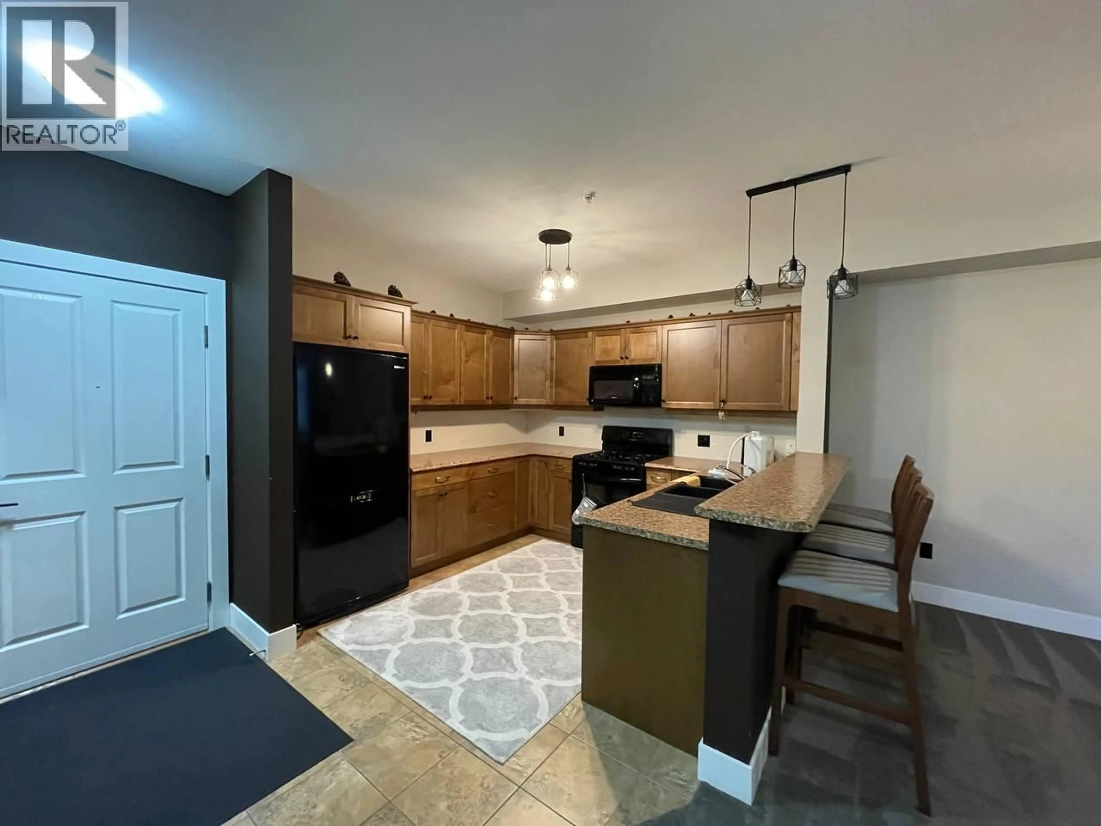 Open concept kitchen, unknown for 301 - 2532 SHORELINE DRIVE, Lake Country British Columbia V4V2P2