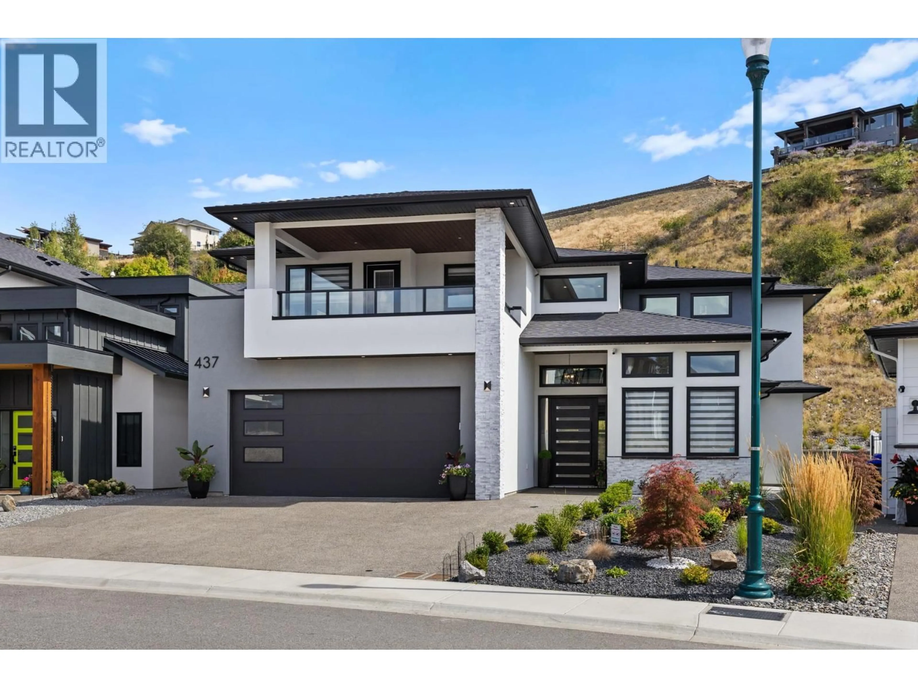 Home with vinyl exterior material, street for 437 VISION COURT, Kelowna British Columbia V1W0C4