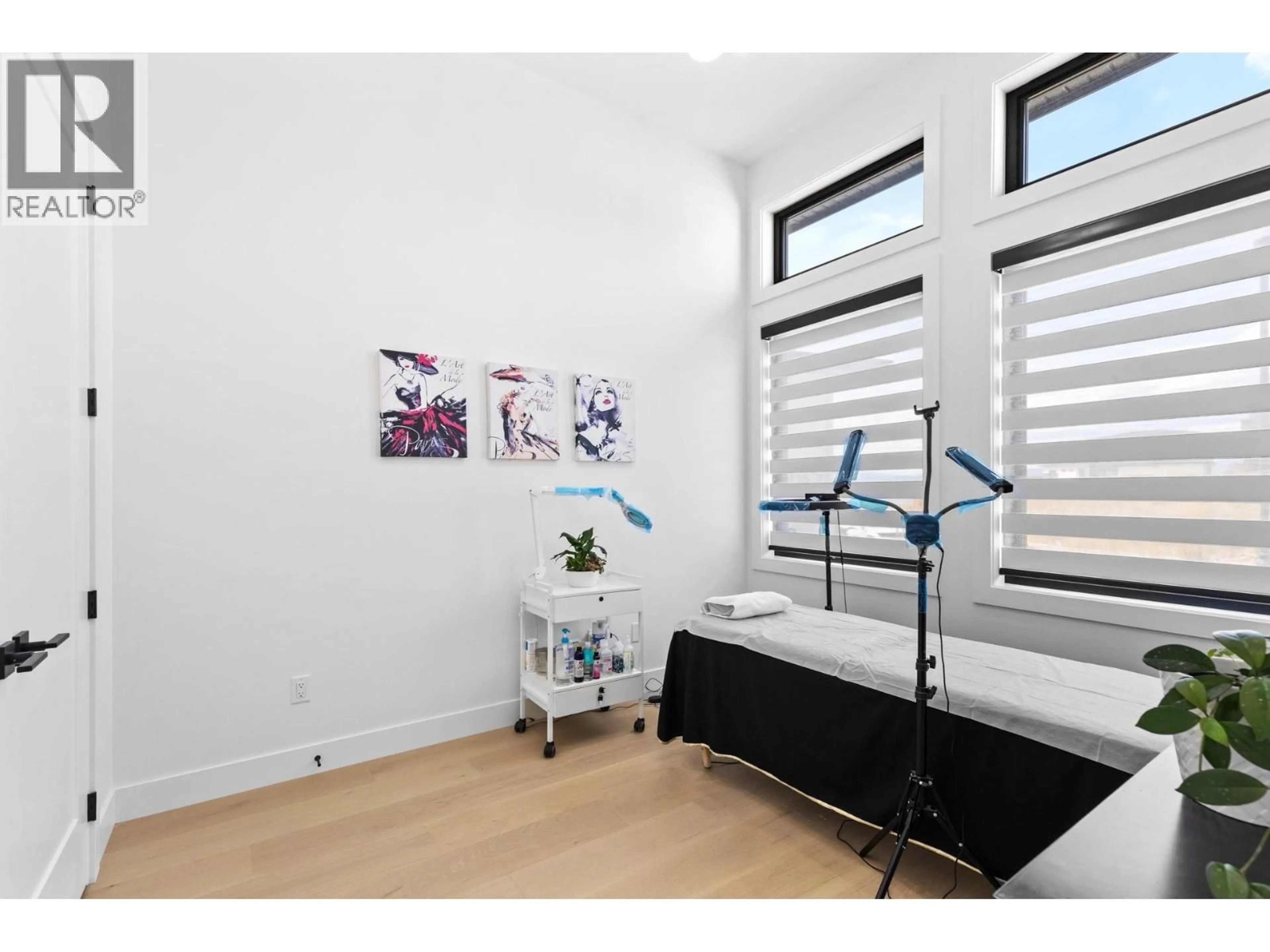 A pic of a room for 437 VISION COURT, Kelowna British Columbia V1W0C4