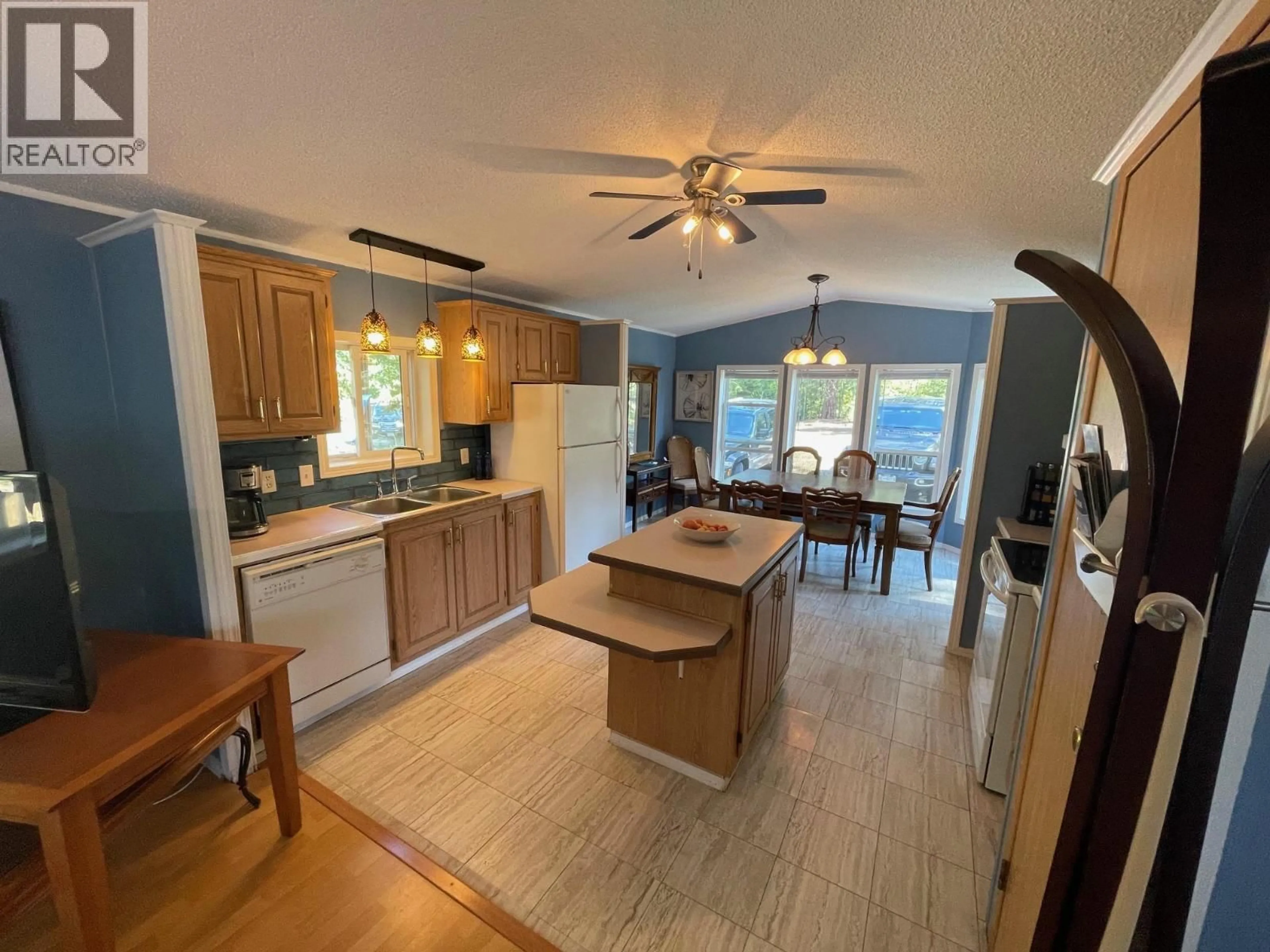 Open concept kitchen, unknown for 2021 FIFE ROAD, Christina Lake British Columbia V0H1E3