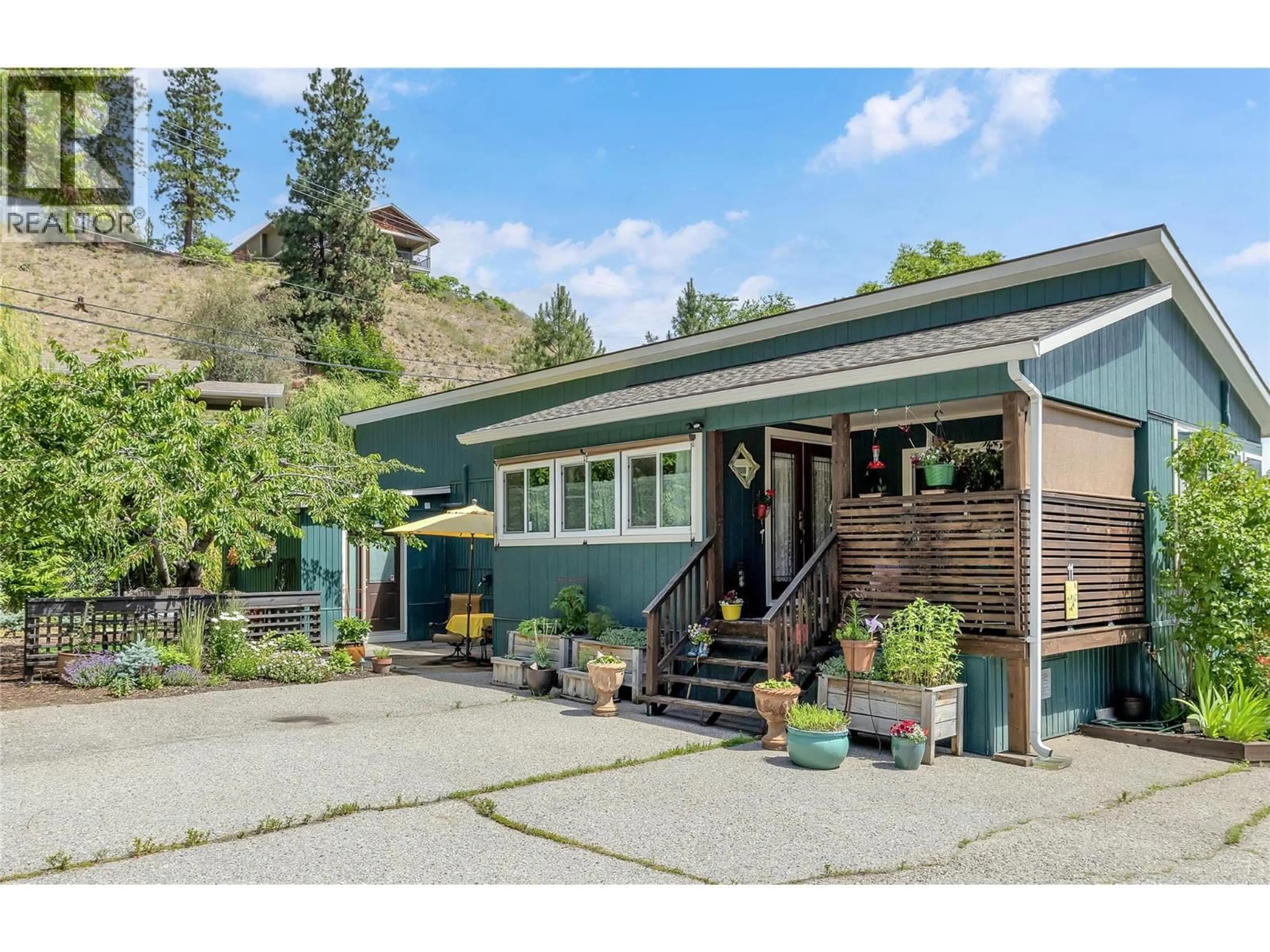 Home with vinyl exterior material, mountain view for 11 - 6663 HIGHWAY 97 S OTHER, Peachland British Columbia V0H1X7