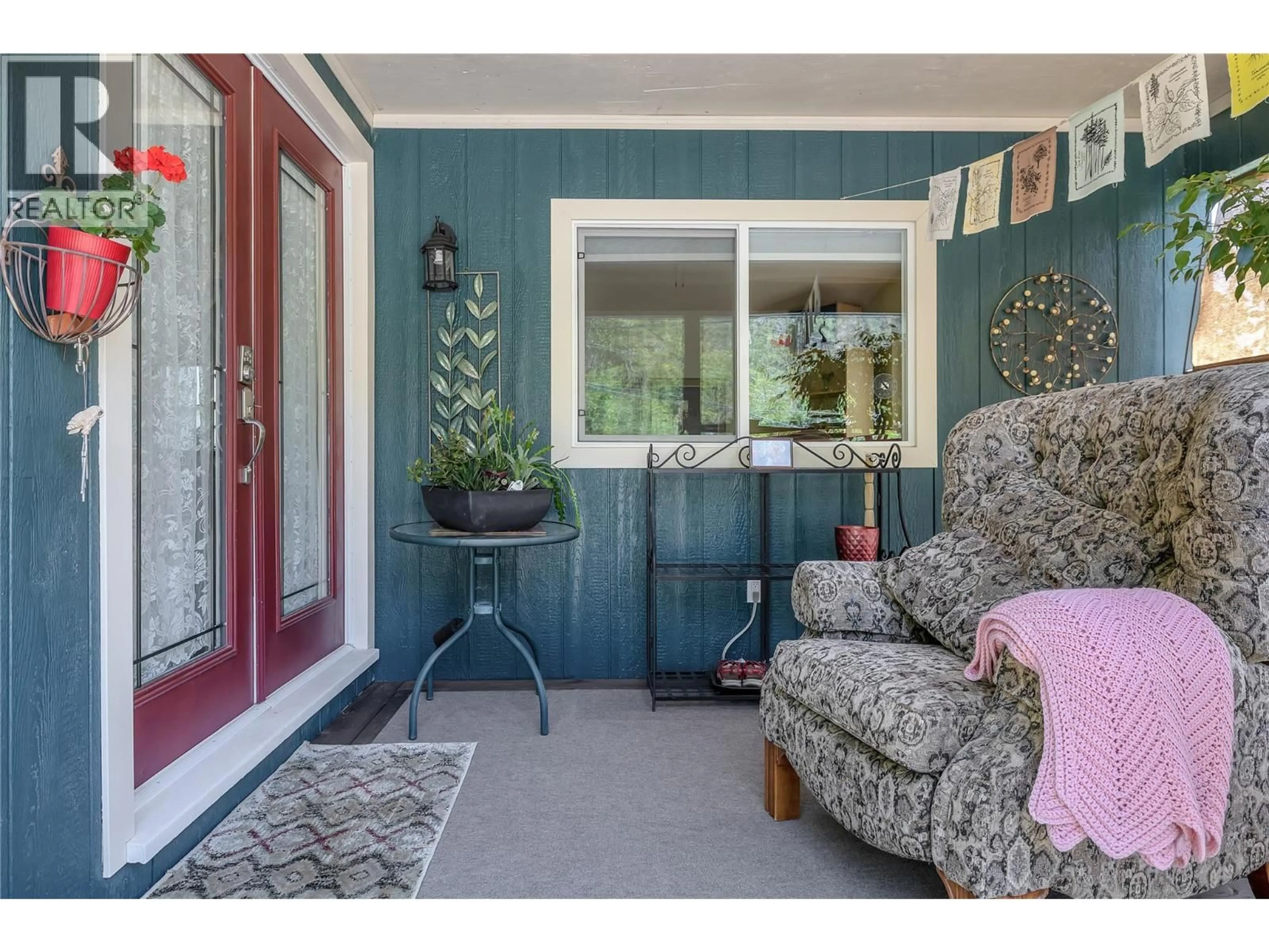 Indoor entryway for 11 - 6663 HIGHWAY 97 S OTHER, Peachland British Columbia V0H1X7