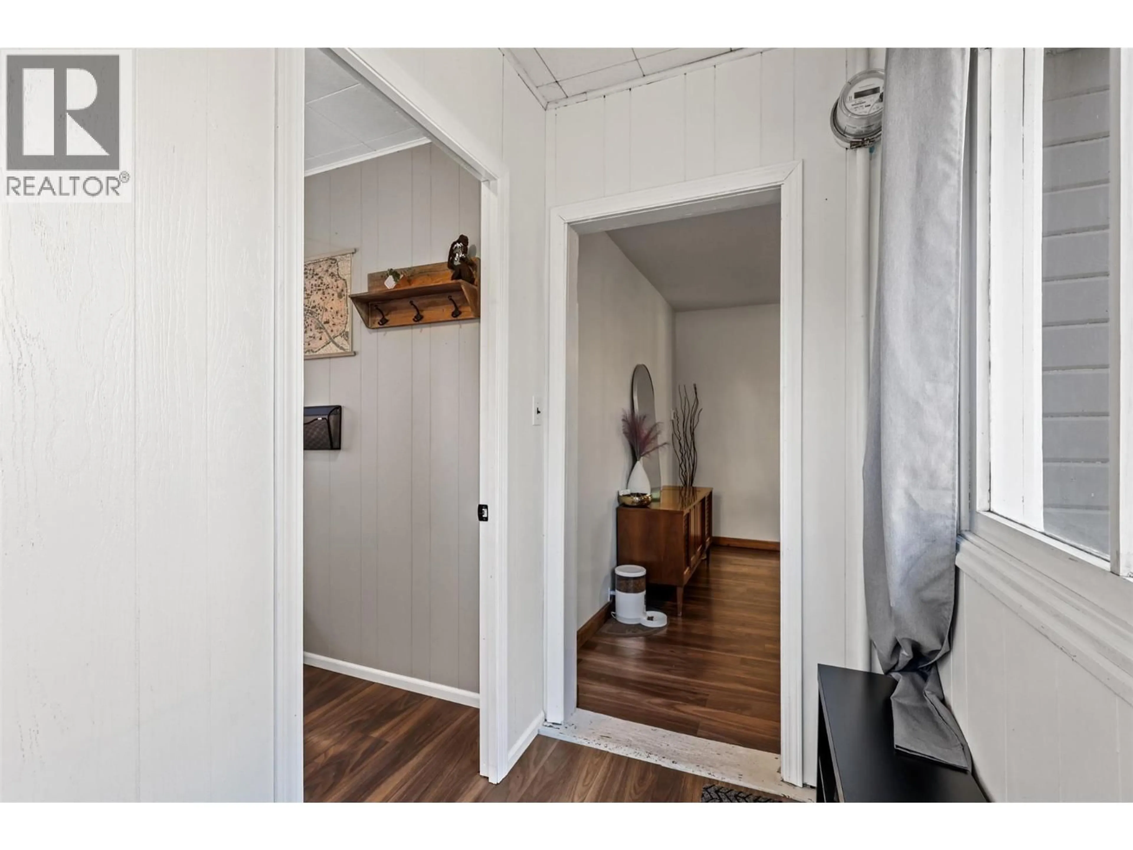 Indoor entryway for 363 CAMPBELL AVENUE, Kamloops British Columbia V2B3R6