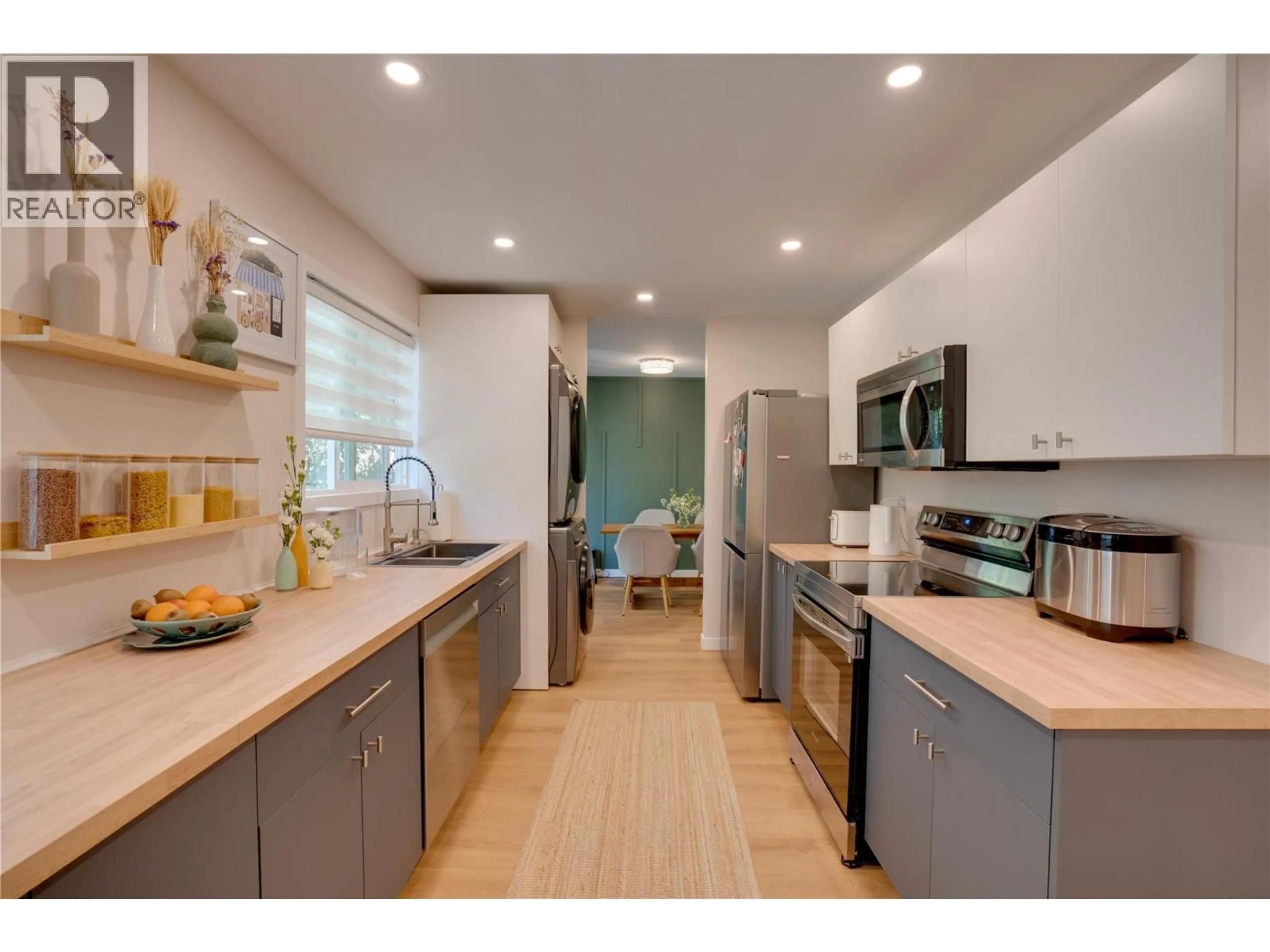 Open concept kitchen, unknown for 1802 43 STREET, Vernon British Columbia V1T6W8