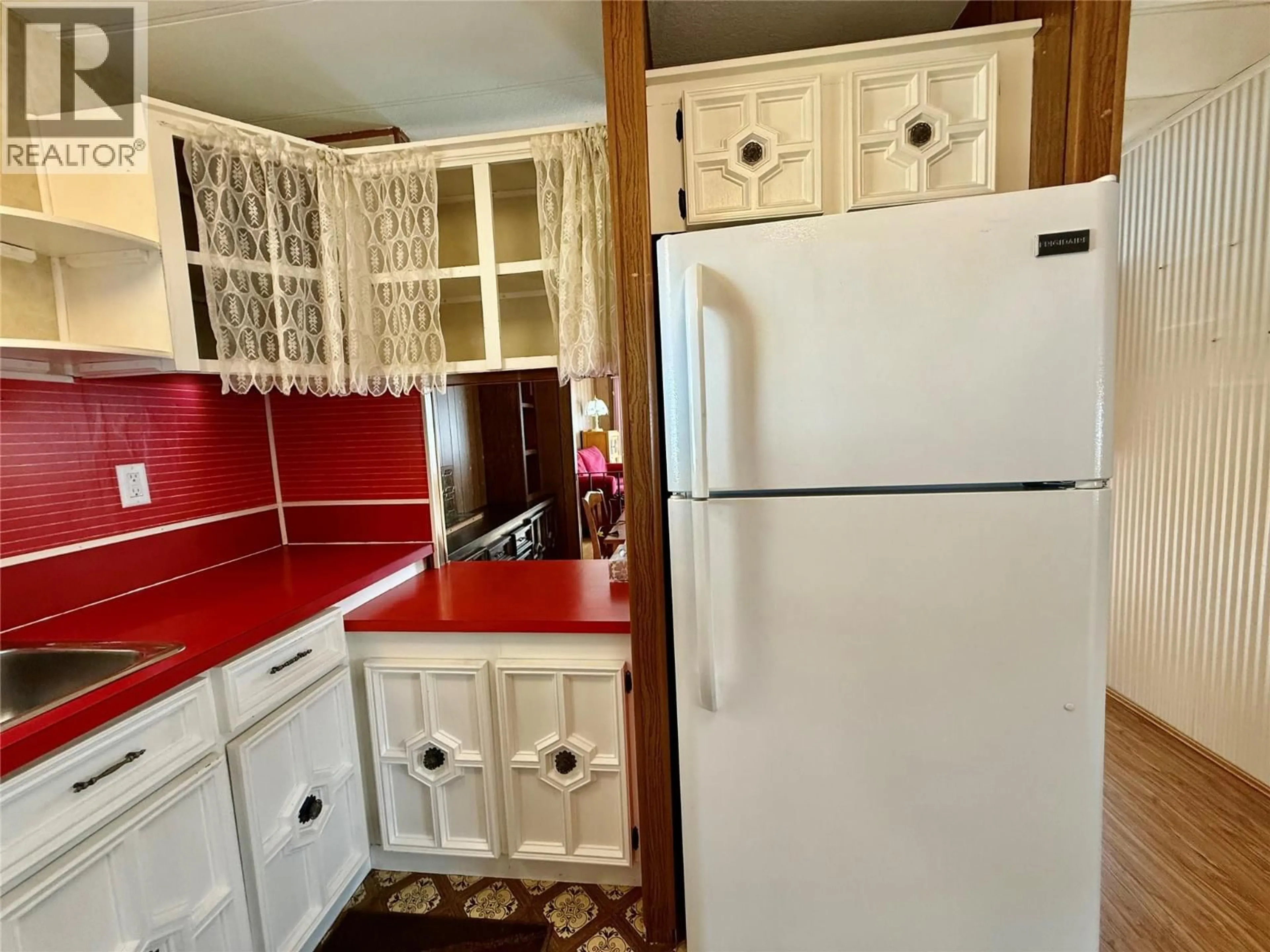 Standard kitchen, ceramic/tile floor for 5 - 469 MAIN STREET, Sicamous British Columbia V0E2V1