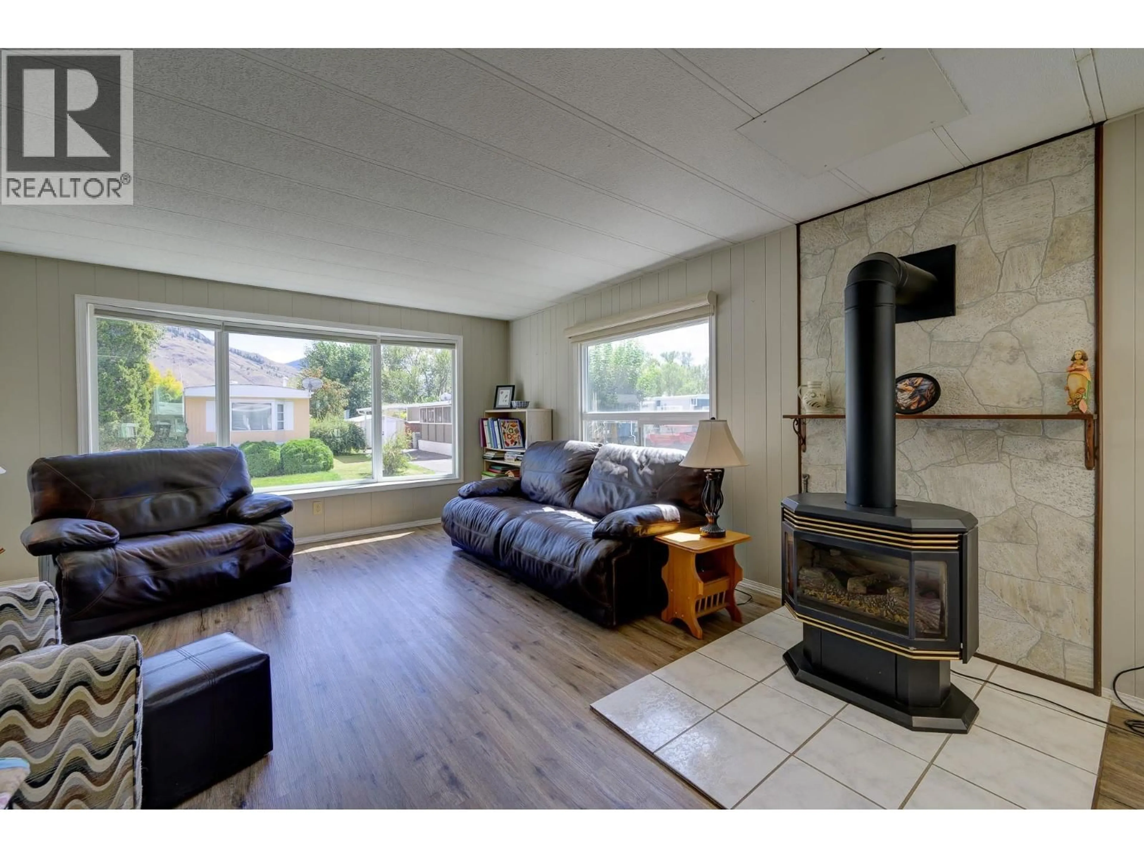 Living room with furniture, unknown for 23 - 2400 OAKDALE WAY, Kamloops British Columbia V2B6W7