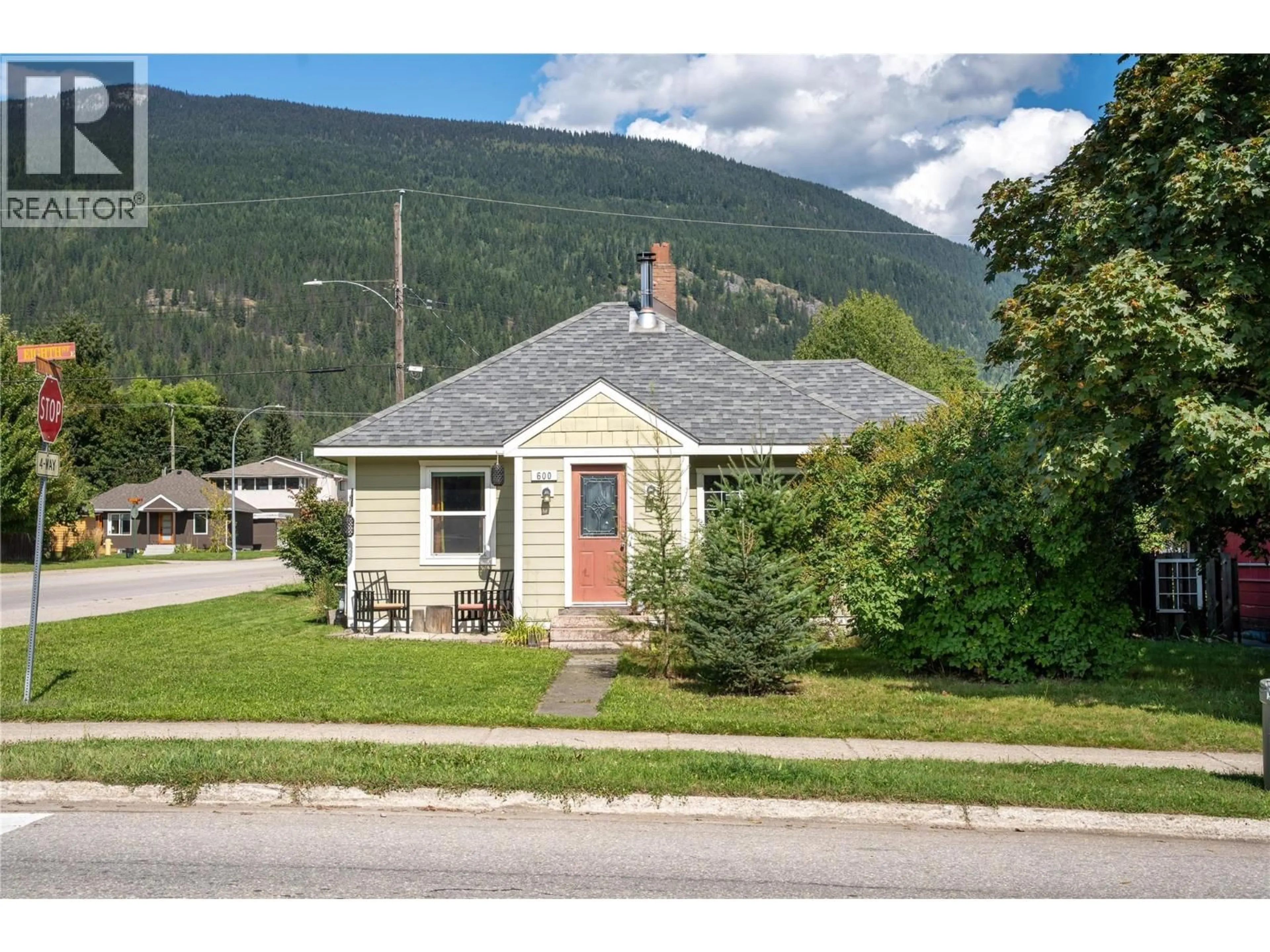 A pic from outside/outdoor area/front of a property/back of a property/a pic from drone, mountain view for 600 EIGHTH STREET EAST, Revelstoke British Columbia V0E2S0