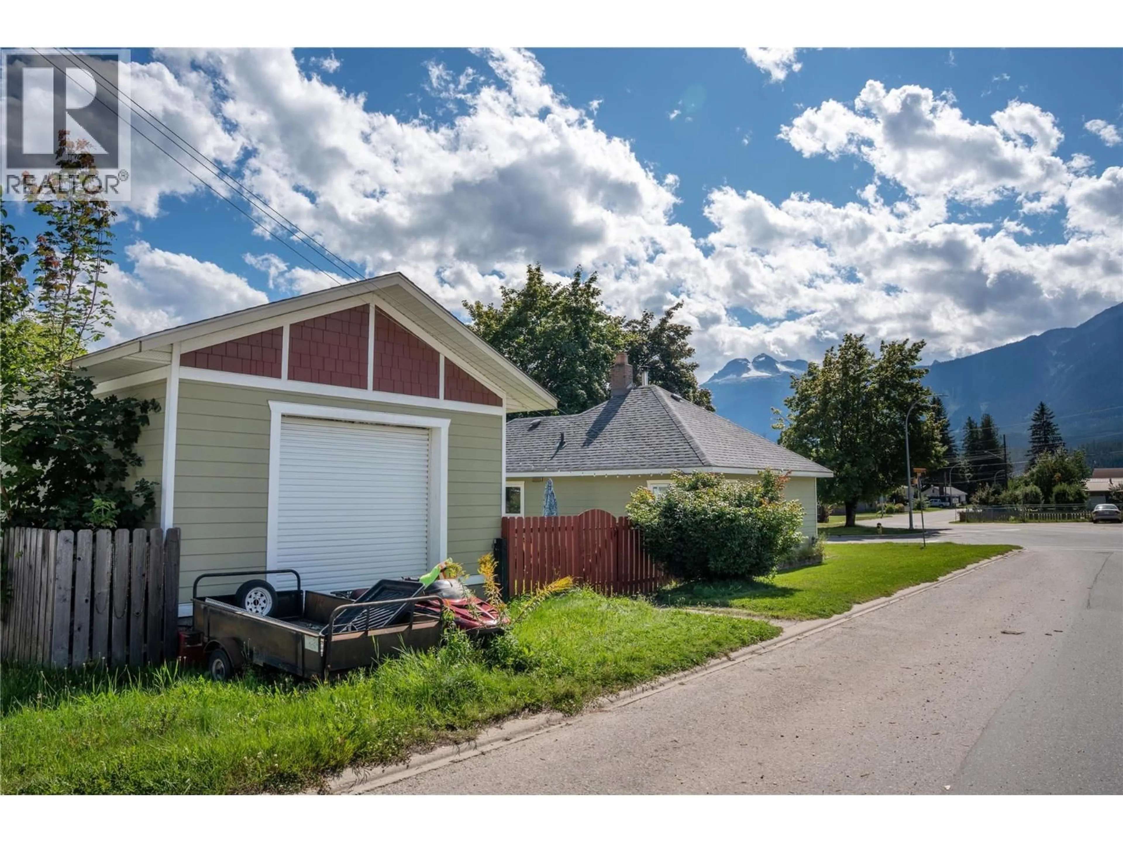 Shed for 600 EIGHTH STREET EAST, Revelstoke British Columbia V0E2S0