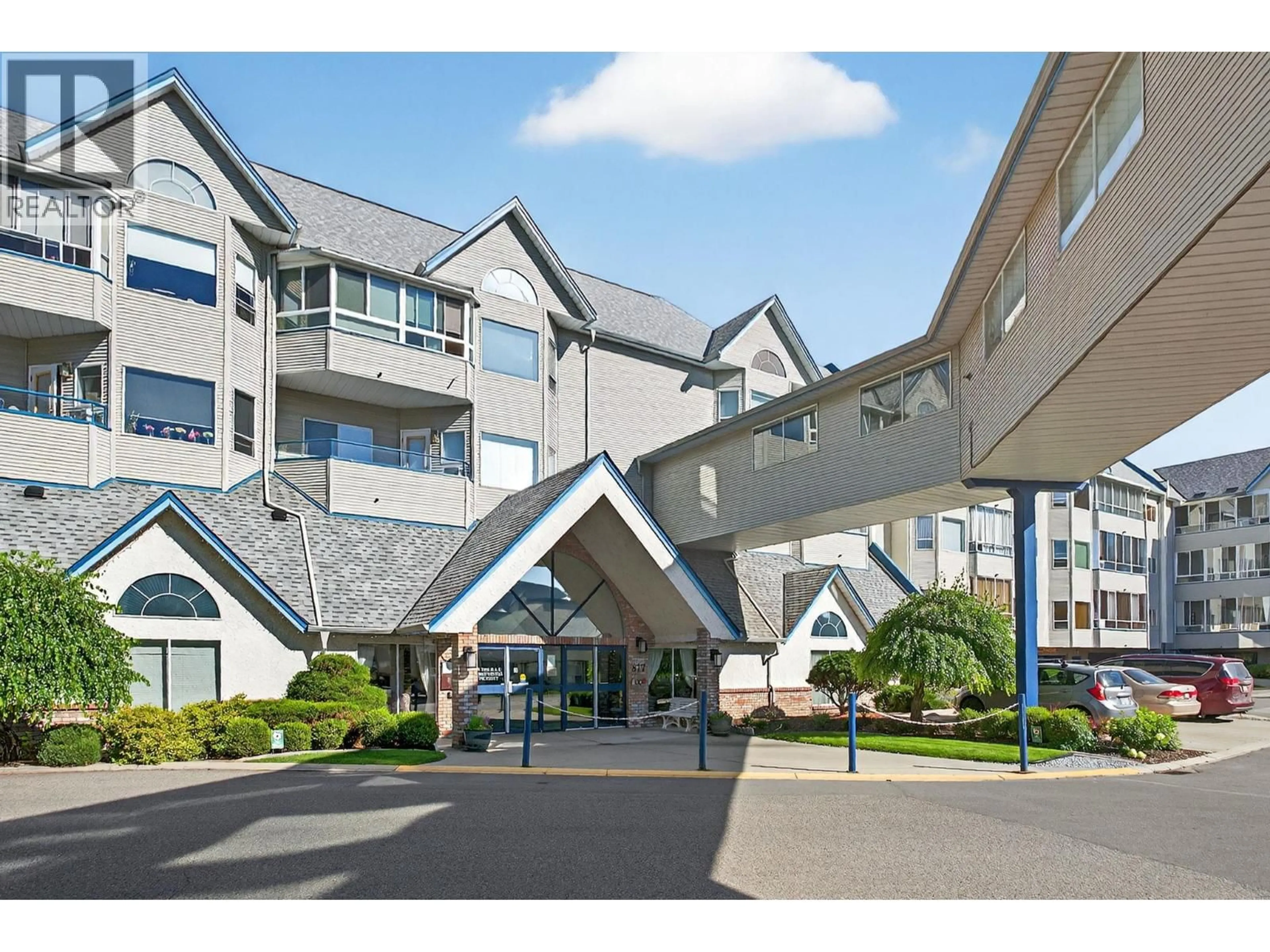 Indoor foyer for 308 - 877 KLO ROAD, Kelowna British Columbia V1Y9R1