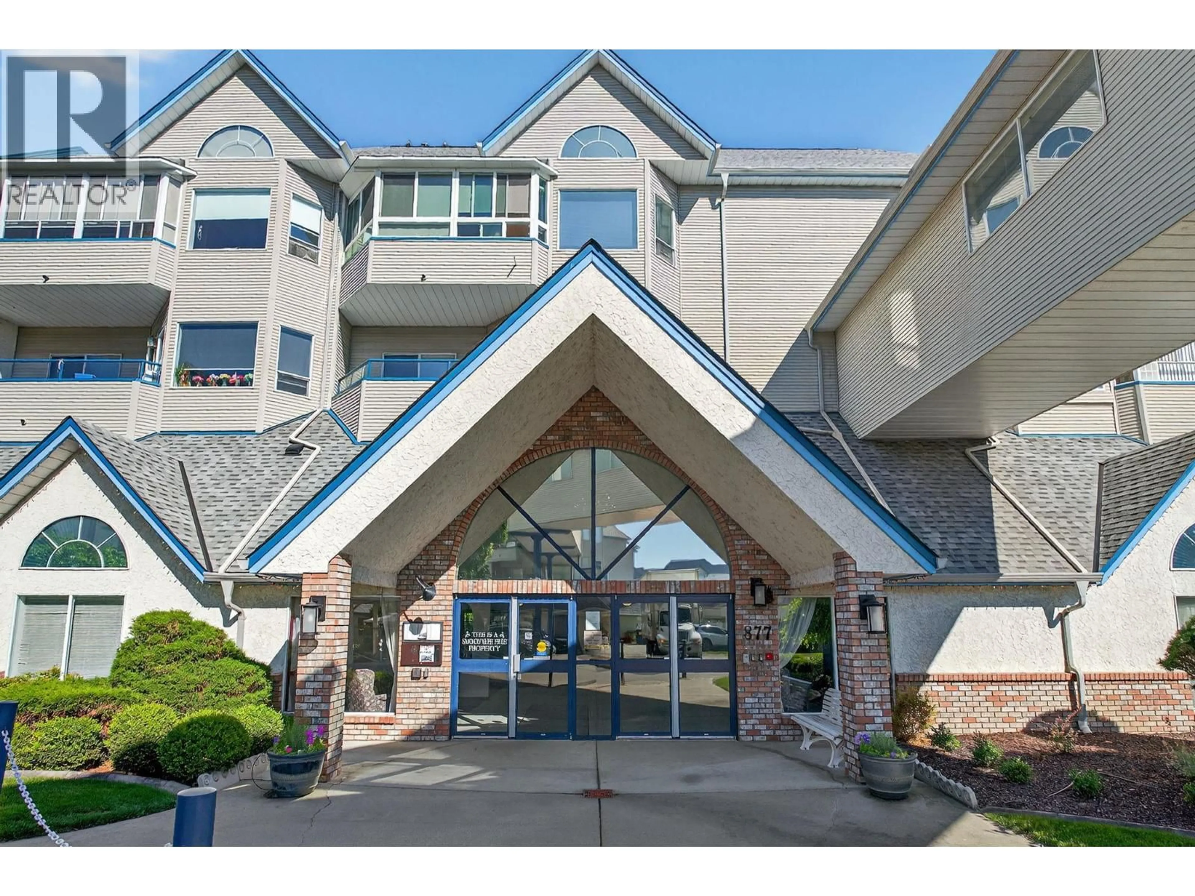 Indoor foyer for 308 - 877 KLO ROAD, Kelowna British Columbia V1Y9R1