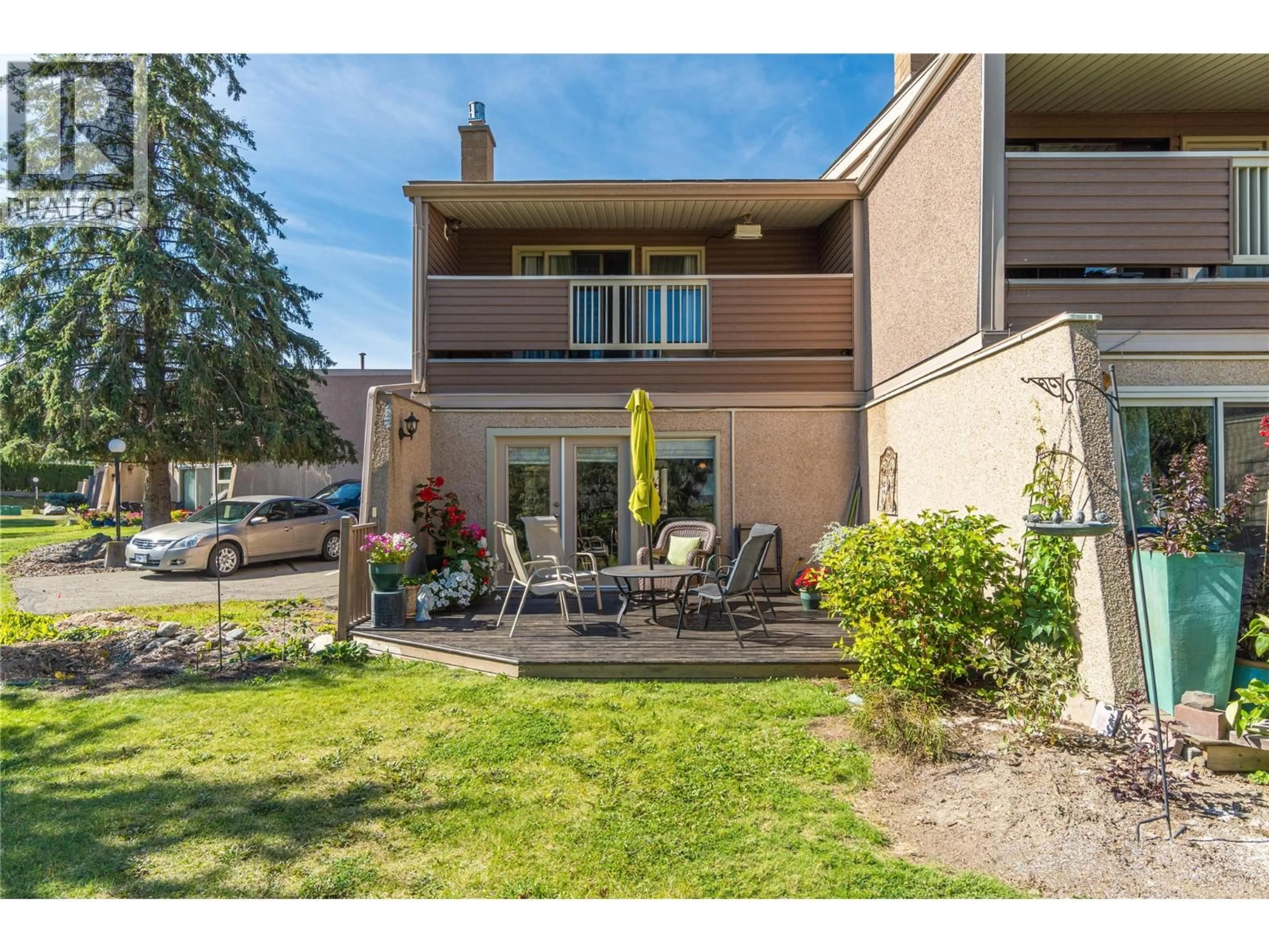 Patio, water/lake/river/ocean view for 12 - 1555 SUMMIT DRIVE, Kamloops British Columbia V2E1E9