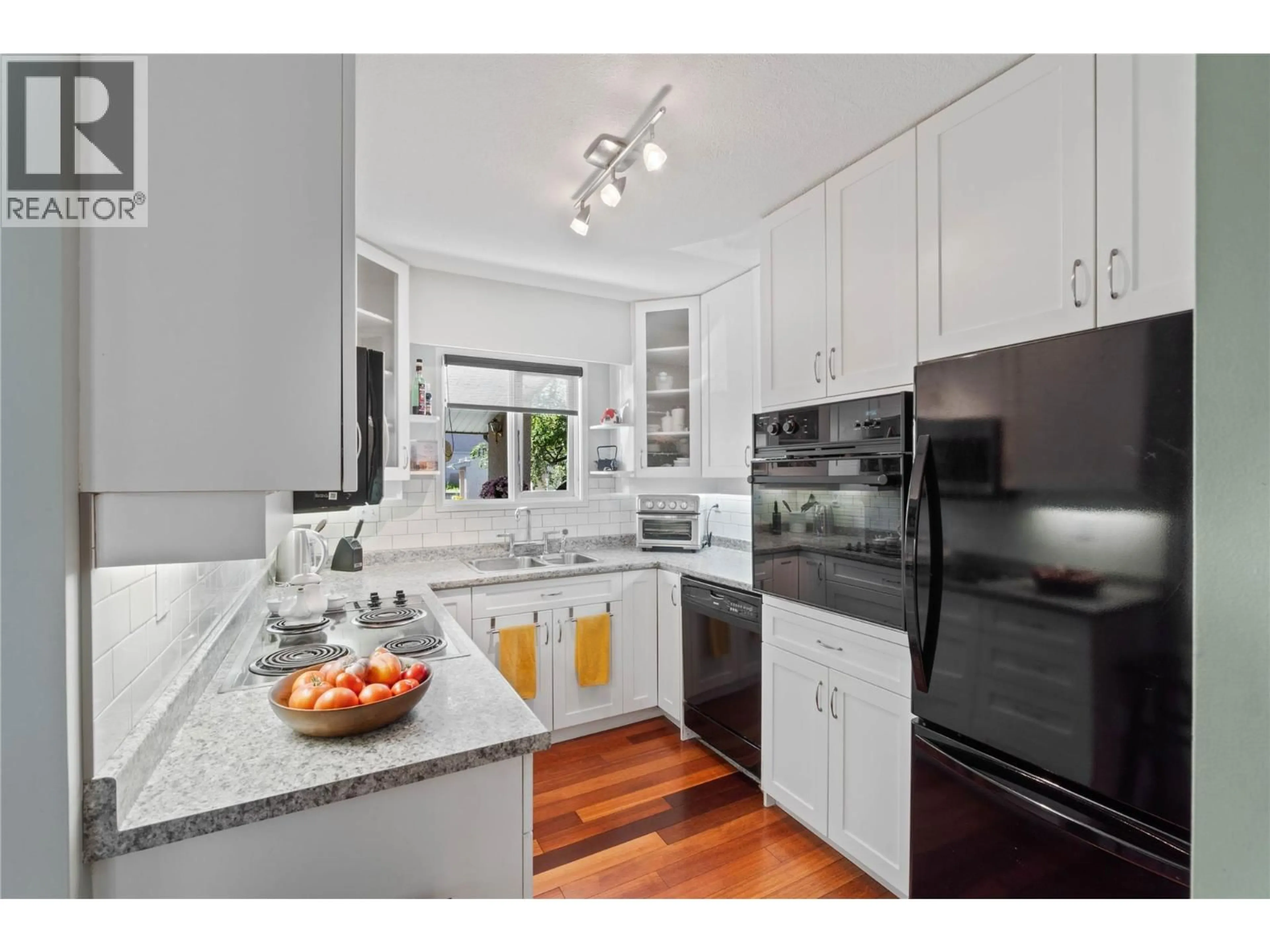 Unknown for 12 - 1555 SUMMIT DRIVE, Kamloops British Columbia V2E1E9
