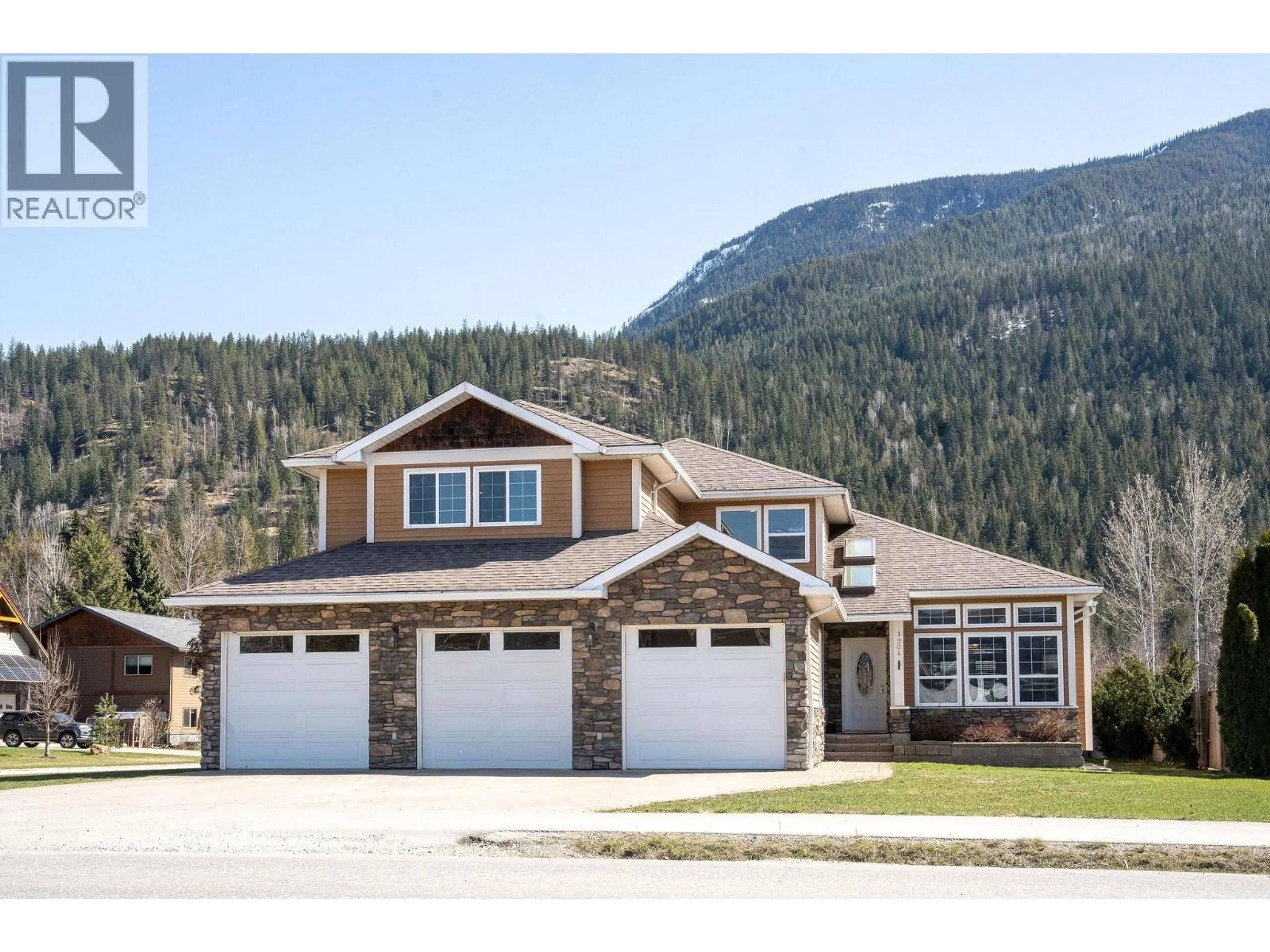Home with vinyl exterior material, mountain view for 1904 HAY ROAD, Revelstoke British Columbia V0E2S1