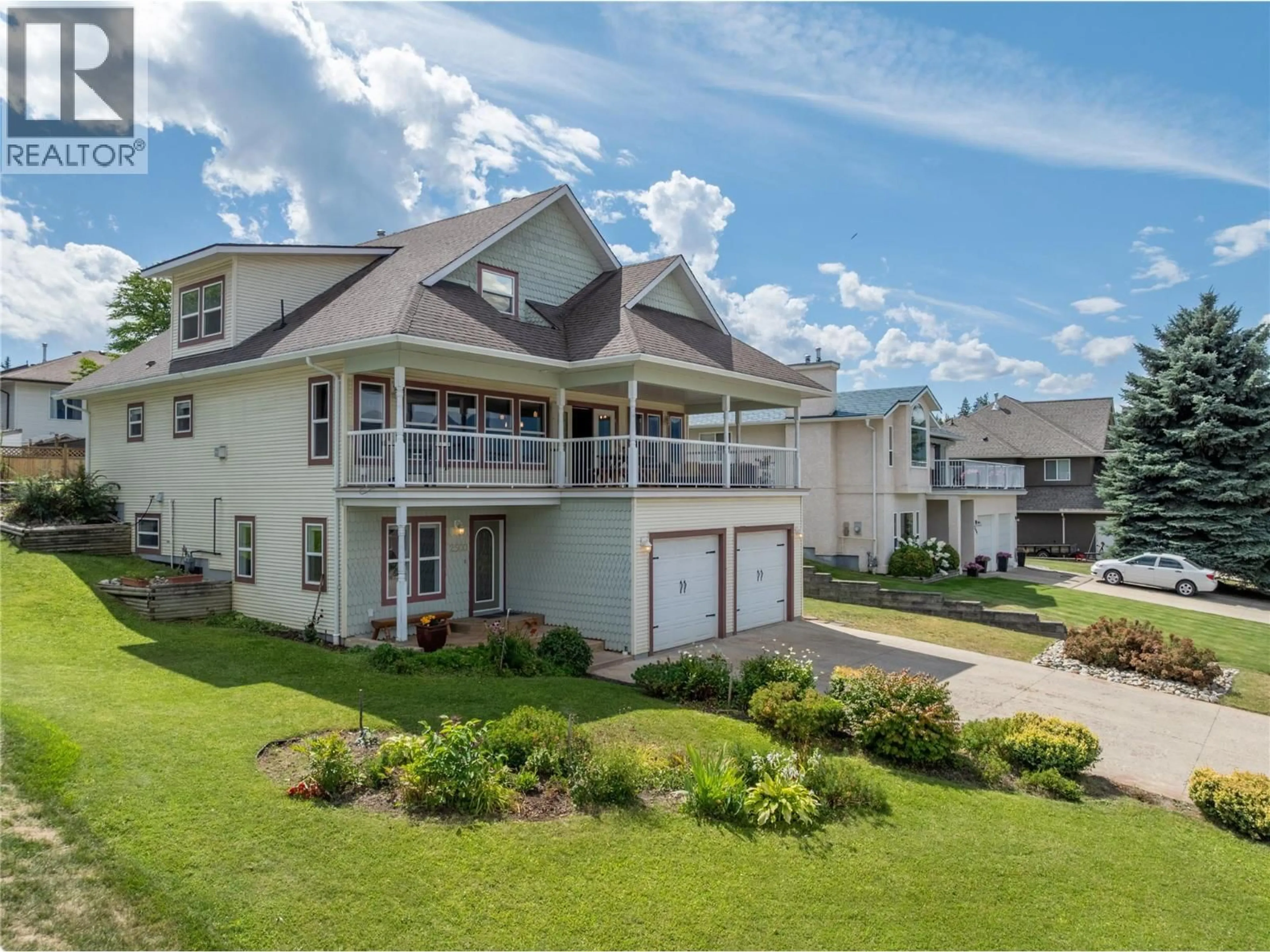 Home with vinyl exterior material, water/lake/river/ocean view for 2500 4TH AVENUE SOUTHEAST, Salmon Arm British Columbia V1E1K7