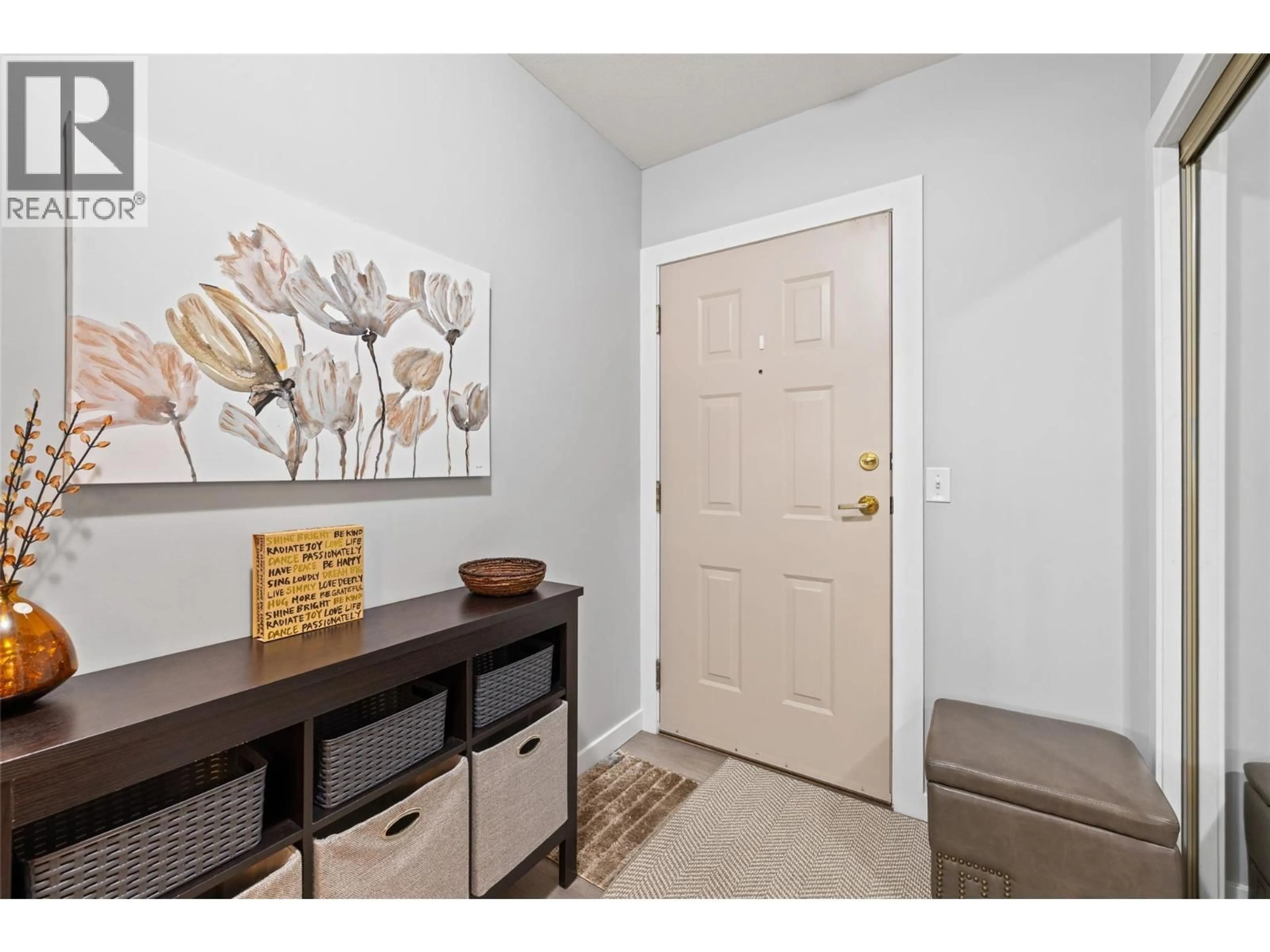 Indoor entryway for 115 - 3335 RICHTER STREET, Kelowna British Columbia V1W3Y1