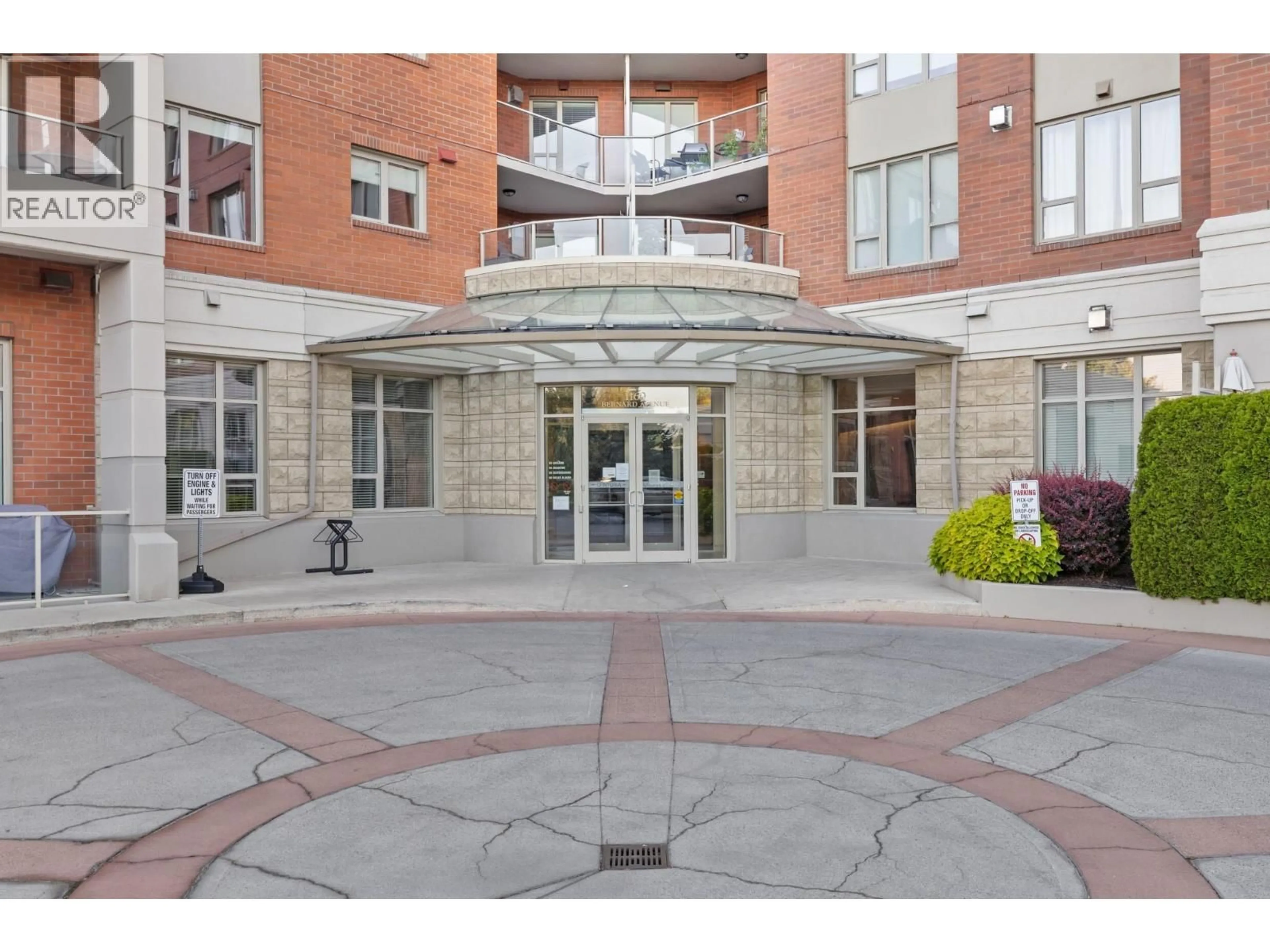 Indoor foyer for 509 - 1160 BERNARD AVENUE, Kelowna British Columbia V1Y6R2