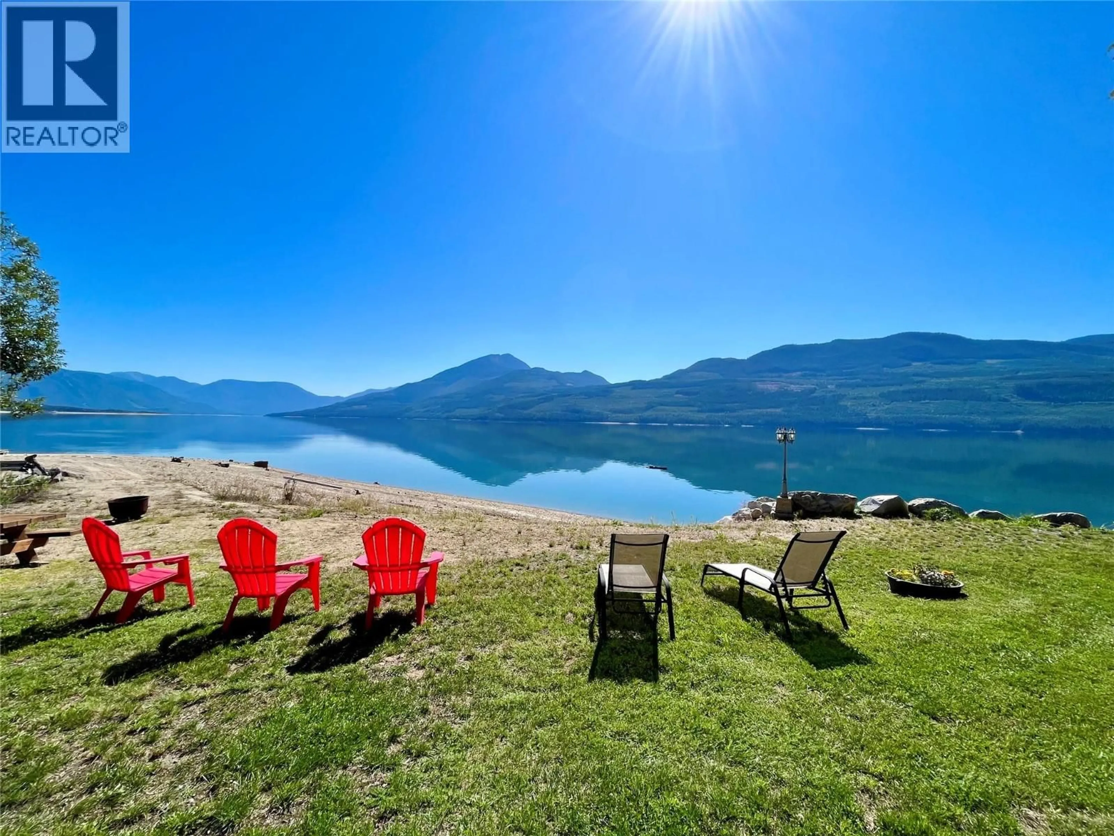 Patio, water/lake/river/ocean view for 3242 HIGHWAY 23 OTHER, Nakusp British Columbia V0G1R1