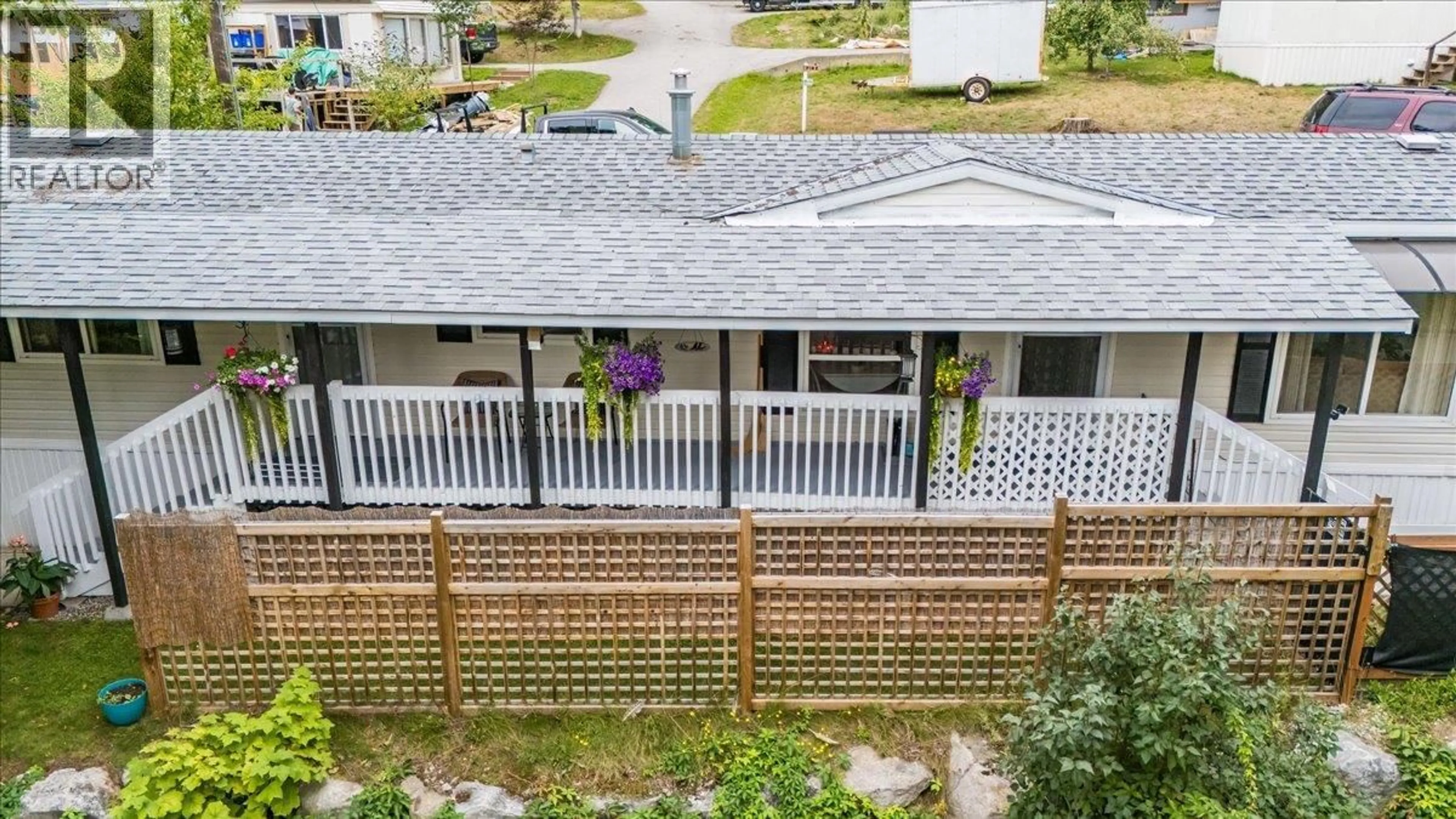 A pic from outside/outdoor area/front of a property/back of a property/a pic from drone, unknown for 32 - 739 HIGHWAY 3A HIGHWAY, Nelson British Columbia V1L6M4