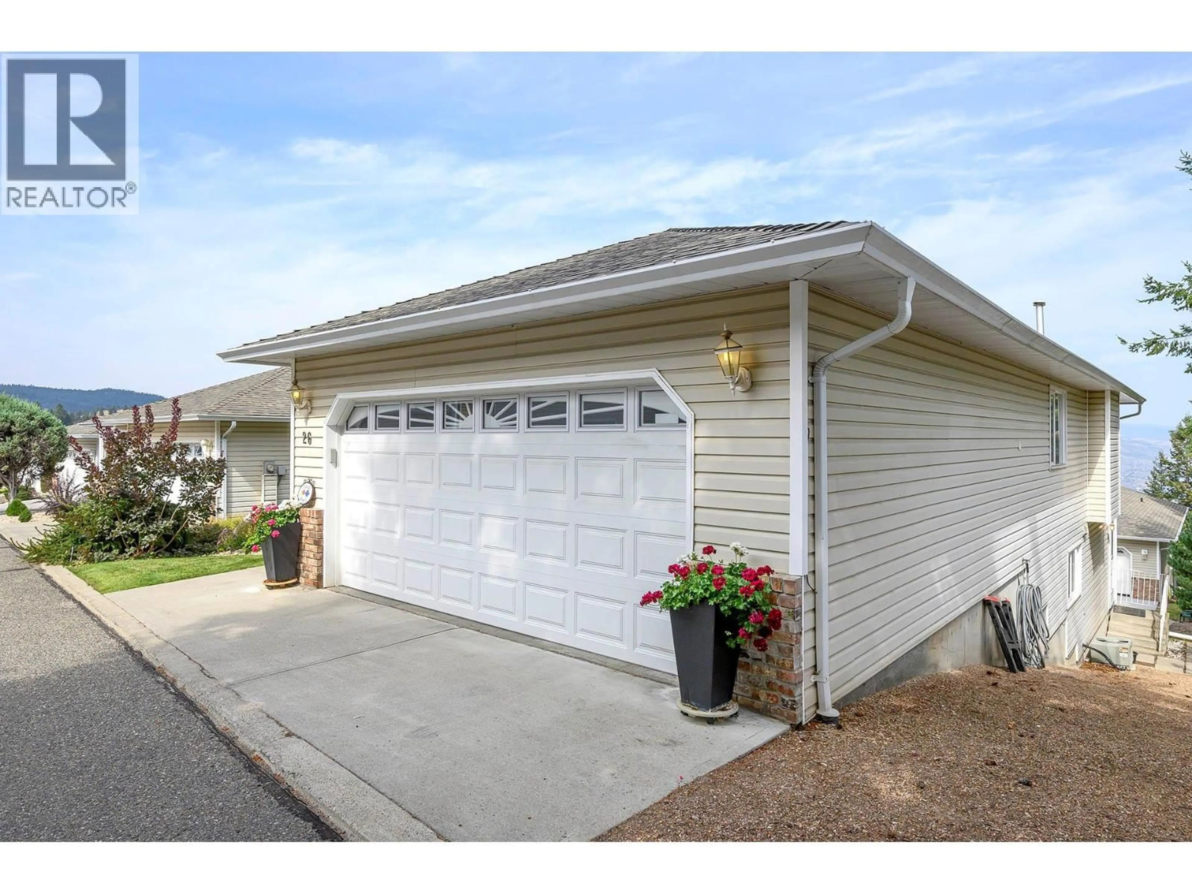 Indoor garage for 26 - 2030 VAN HORNE DRIVE, Kamloops British Columbia V1S1P6