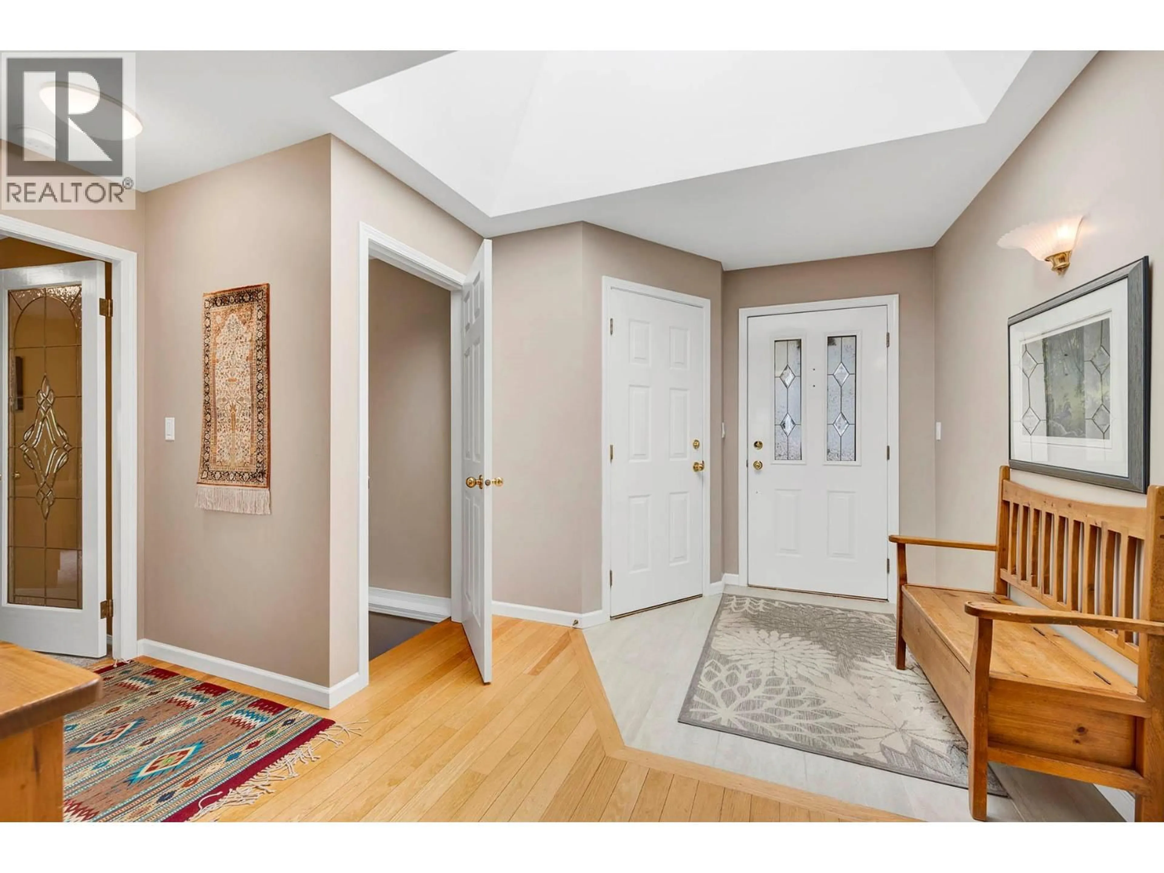 Indoor entryway for 26 - 2030 VAN HORNE DRIVE, Kamloops British Columbia V1S1P6