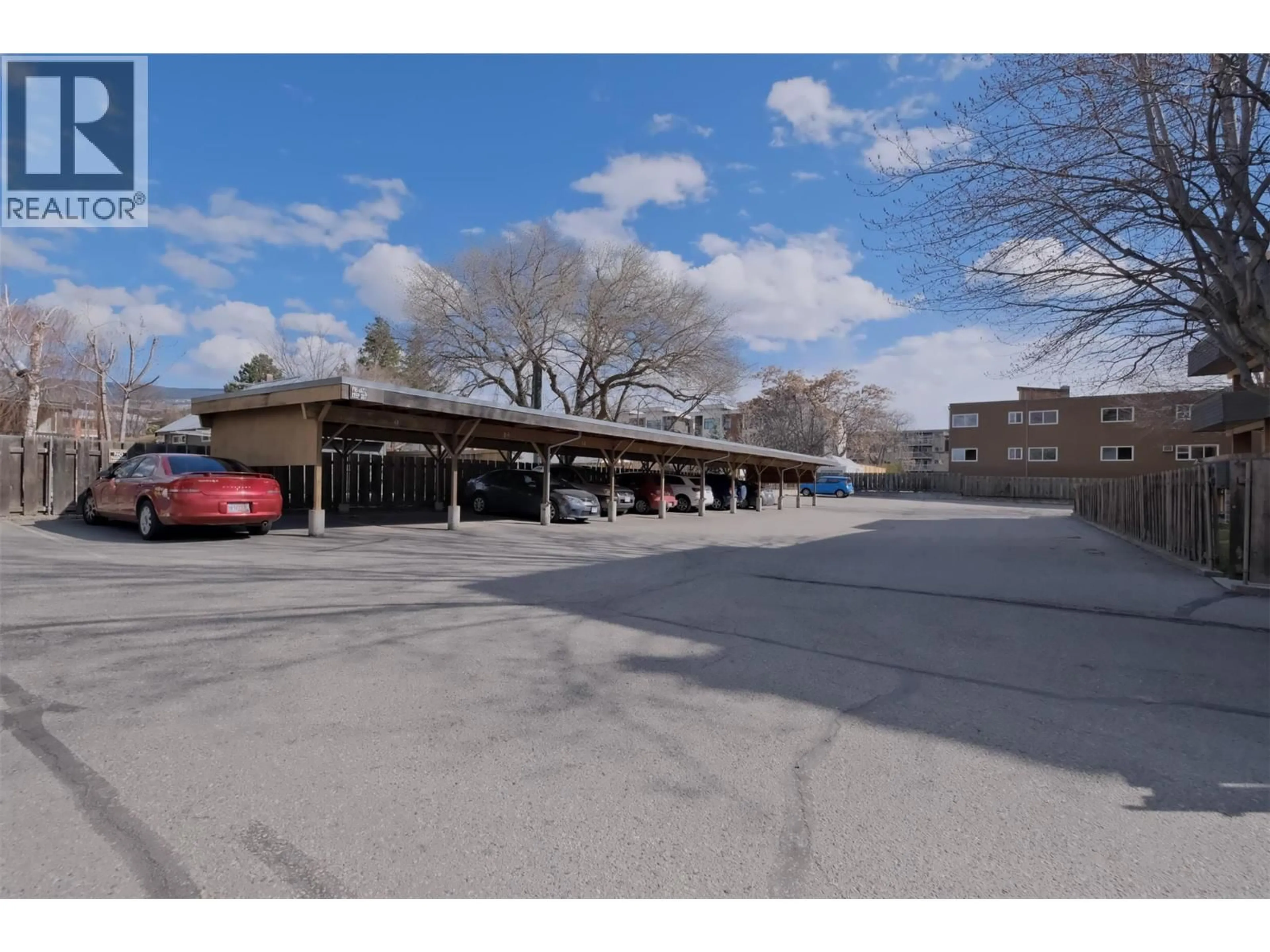 Parking for 205 - 740 WINNIPEG STREET, Penticton British Columbia V2A5N3