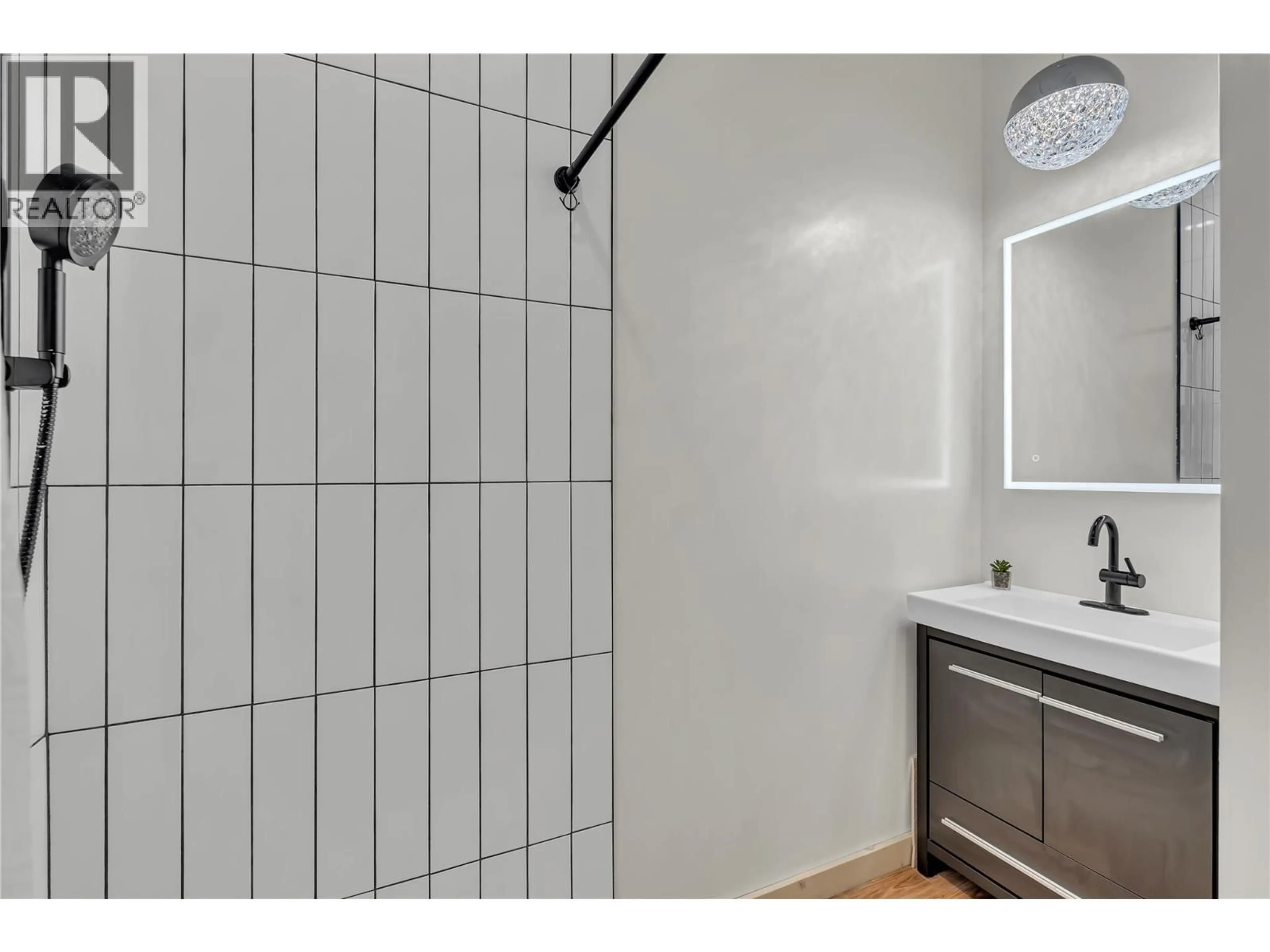Standard bathroom, ceramic/tile floor for 6074 JACKSON CRESCENT, Peachland British Columbia V0H1X4