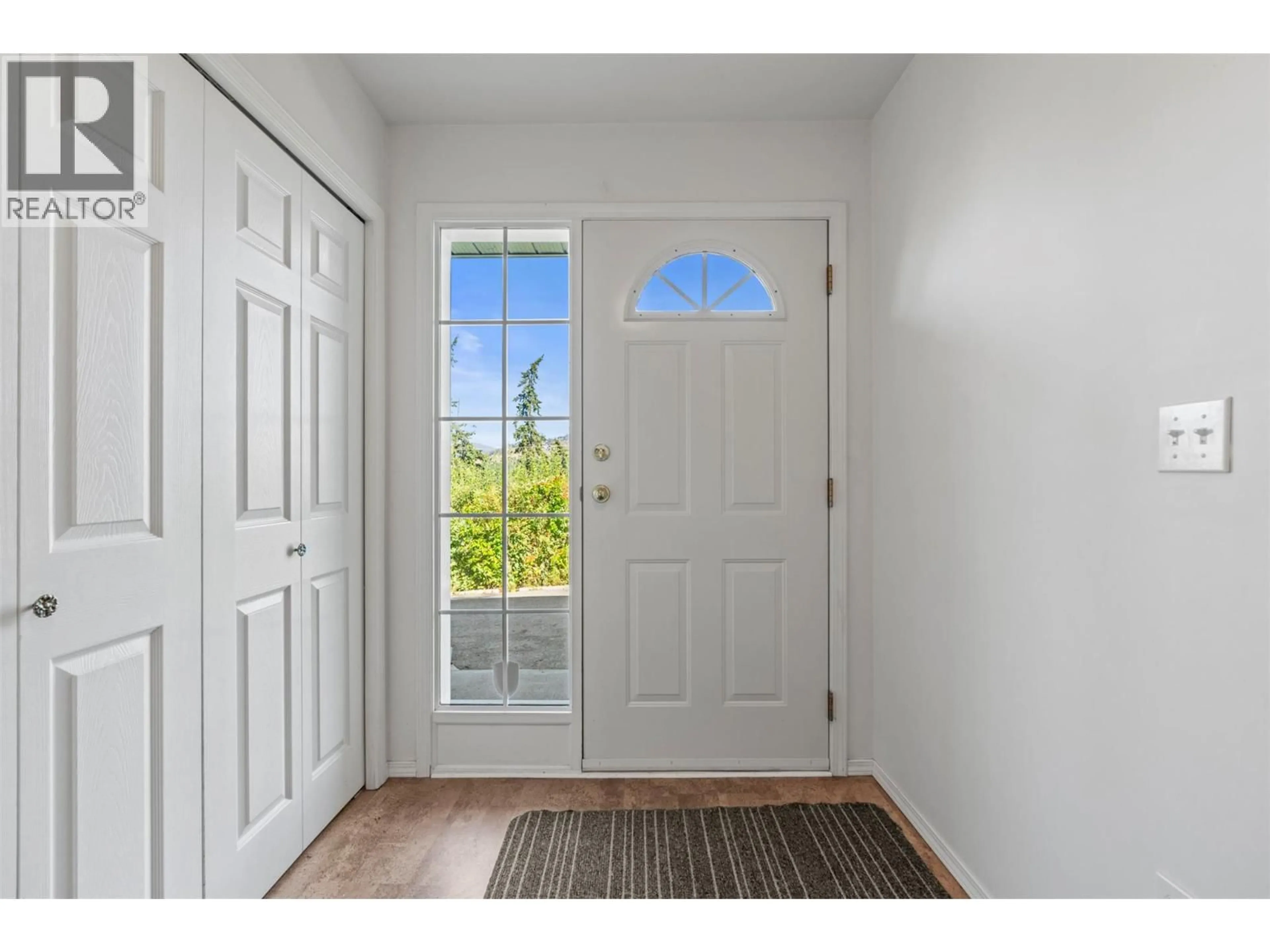 Indoor entryway for 9110 SMITH ROAD, Vernon British Columbia V1H1K2