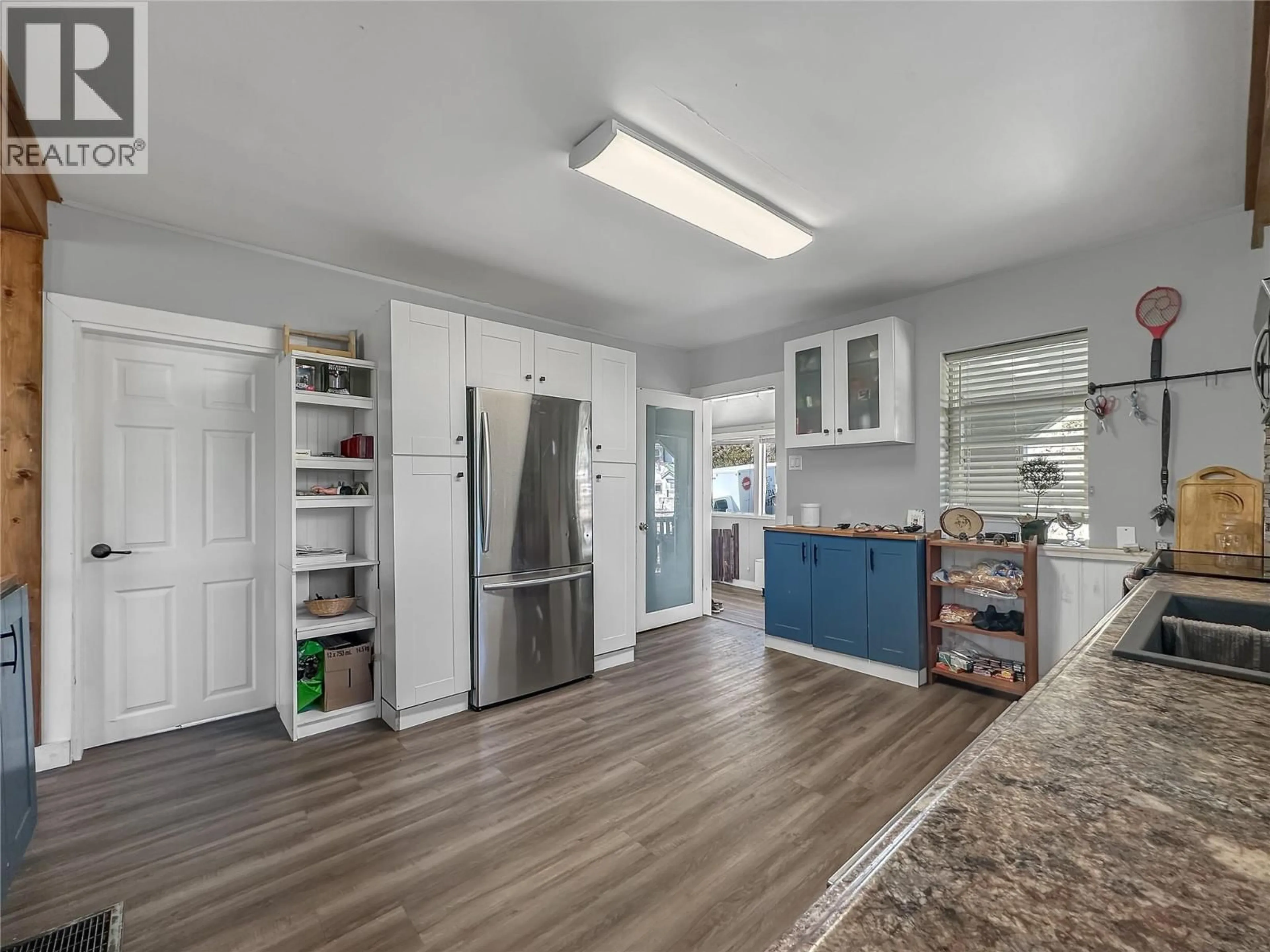 Open concept kitchen, unknown for 569 AUBURN CRESCENT, Princeton British Columbia V0X1W0